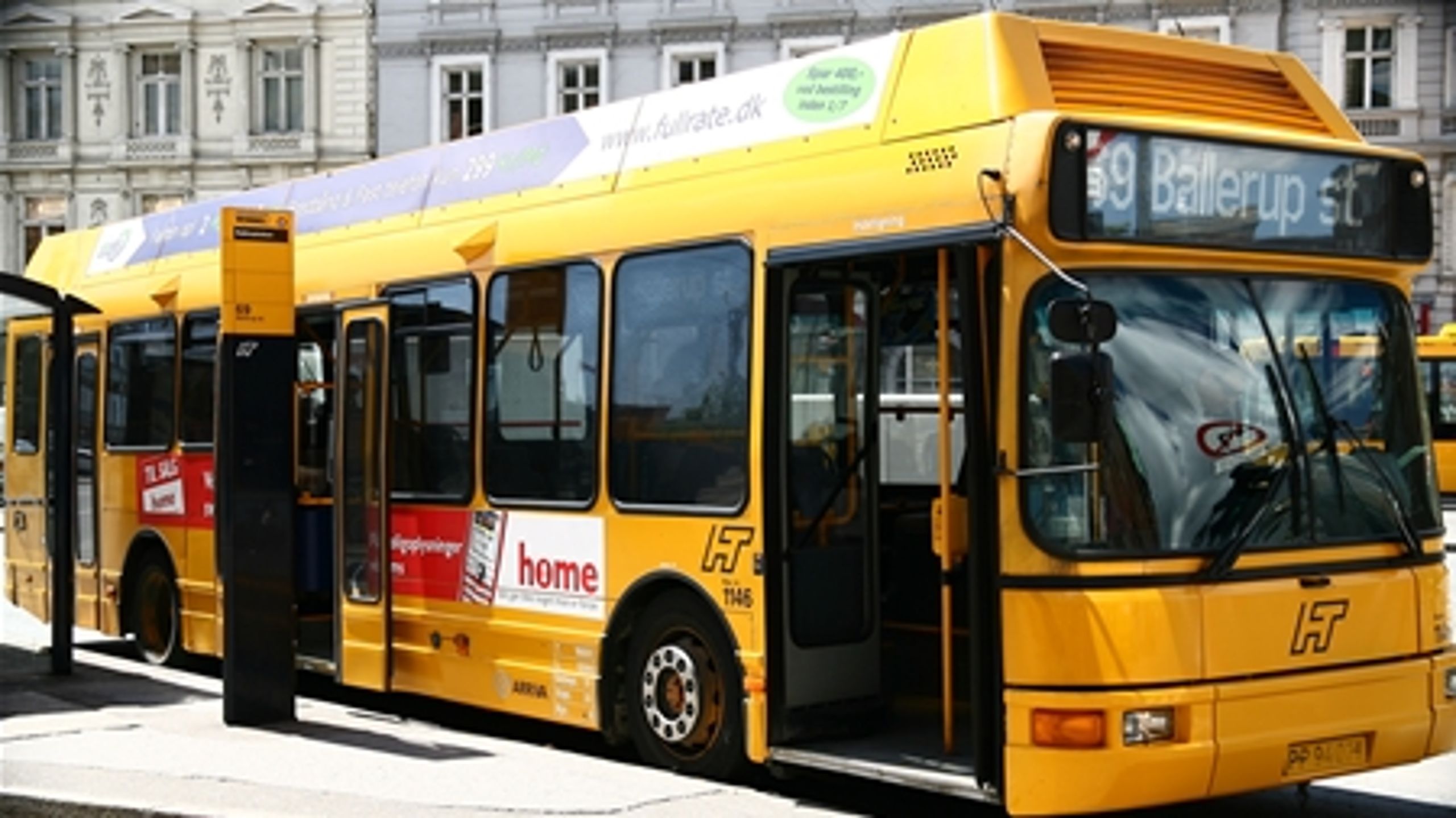 Mens 400 private virksomheder gør brug af Movias erhvervskort til gavn for miljøet og trængslen på vejene, har kun fire offentlige institutioner tilmeldt sig ordningen.