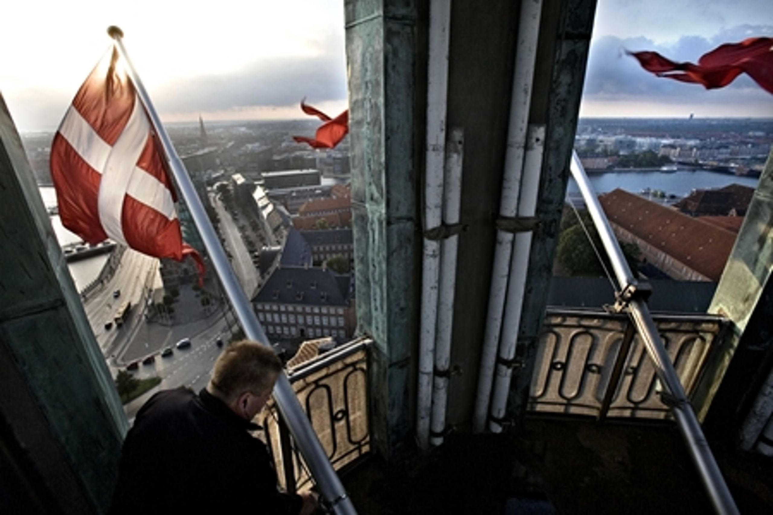 Altinget kan som det første medie vise billeder fra det  kommende værk om Christiansborg. 