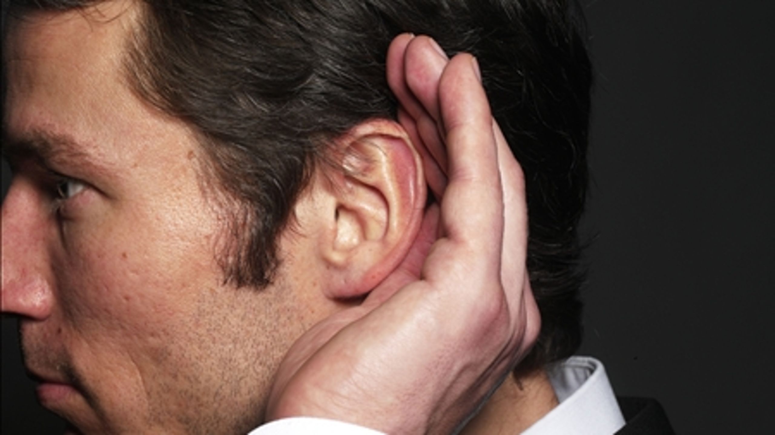 800.000 danskere har problemer med hørelsen, men kun 300.000 bruger høreapparat. Det skal en ny kampagne ændre på i 2008. 