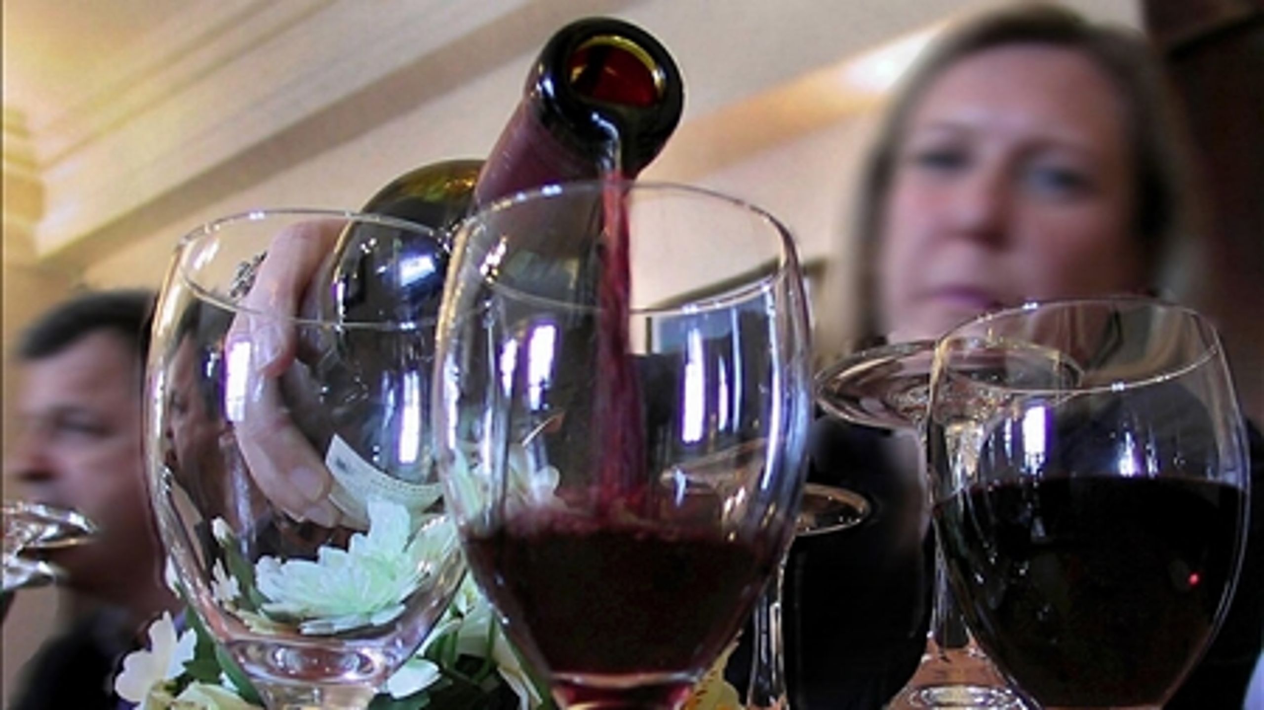Politikerne vil ikke være med til at sætte prisen på øl, vin og spiritus op.