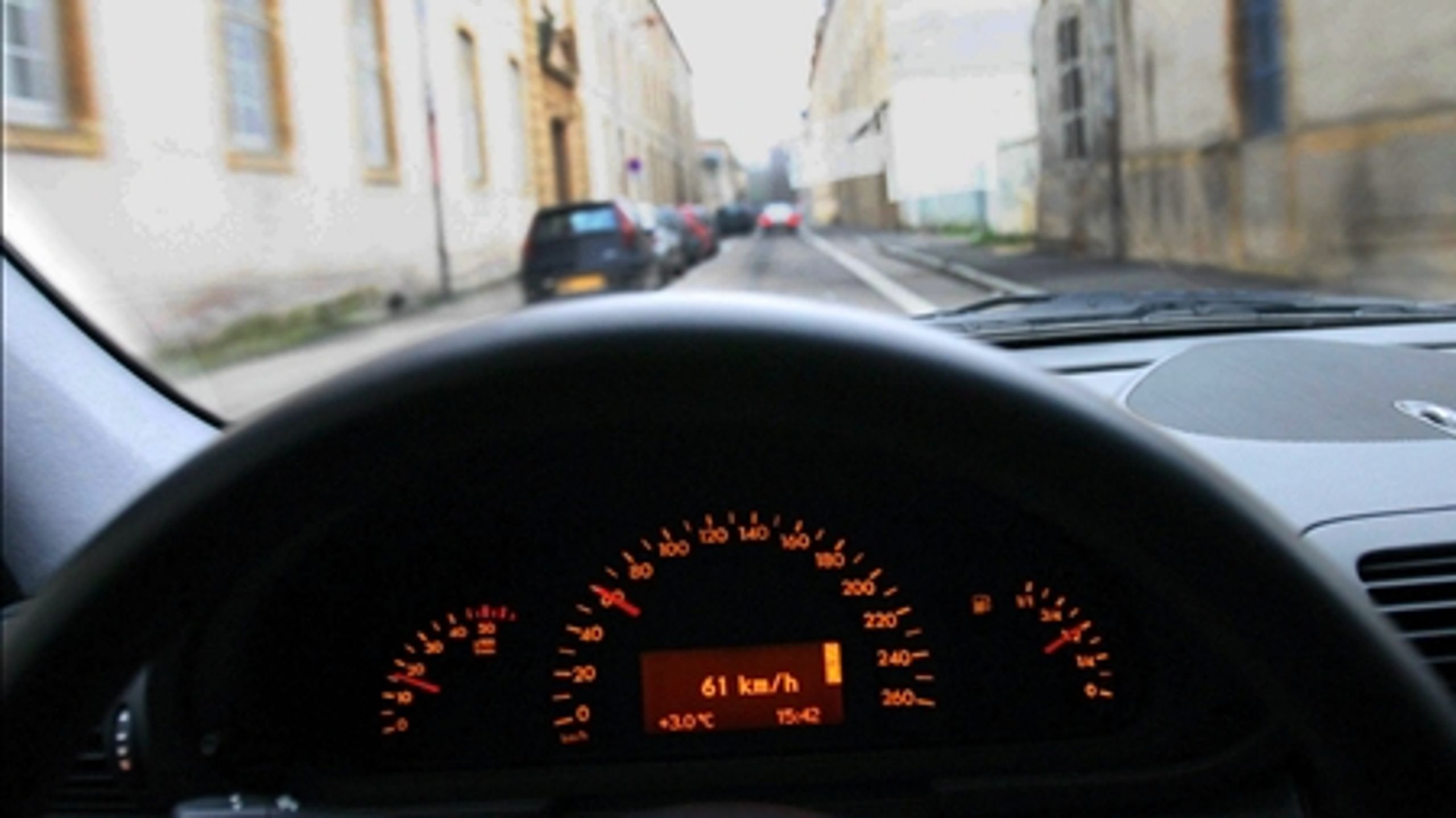 Karsten Nonbo får opbakning til at blive siddende som formand i Færdselssikkerhedskommissionen efter sin trafikforseelse.