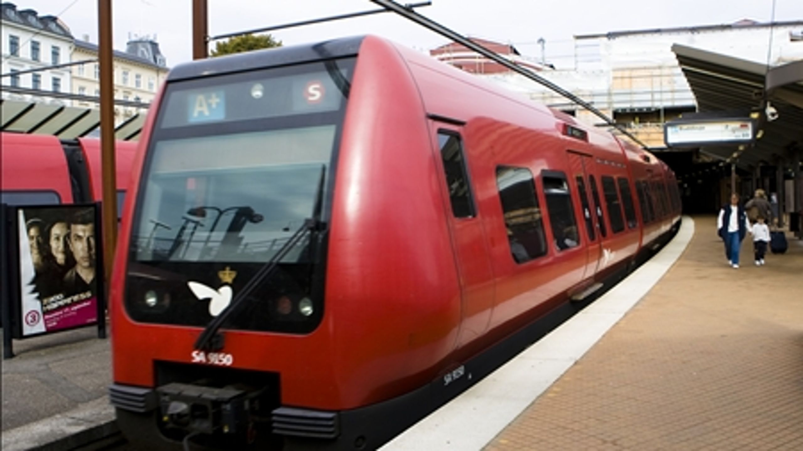 Dansk Folkeparti havde kaldt transportministeren og undervisningsministeren i samråd om manglen på lokomotivførere.