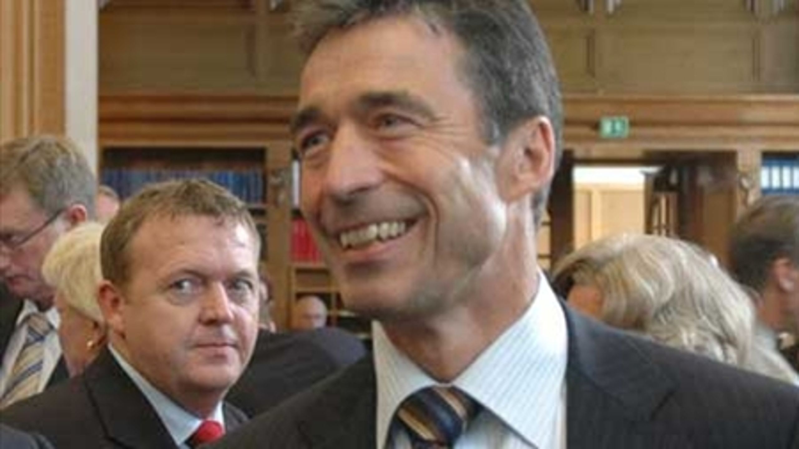Statsminister Anders Fogh Rasmussen (V) er måske på vej mod posten som EU-præsident. Men selv om han får det prestigefyldte job, er det ikke sikkert, der kommer megen magt bag det.