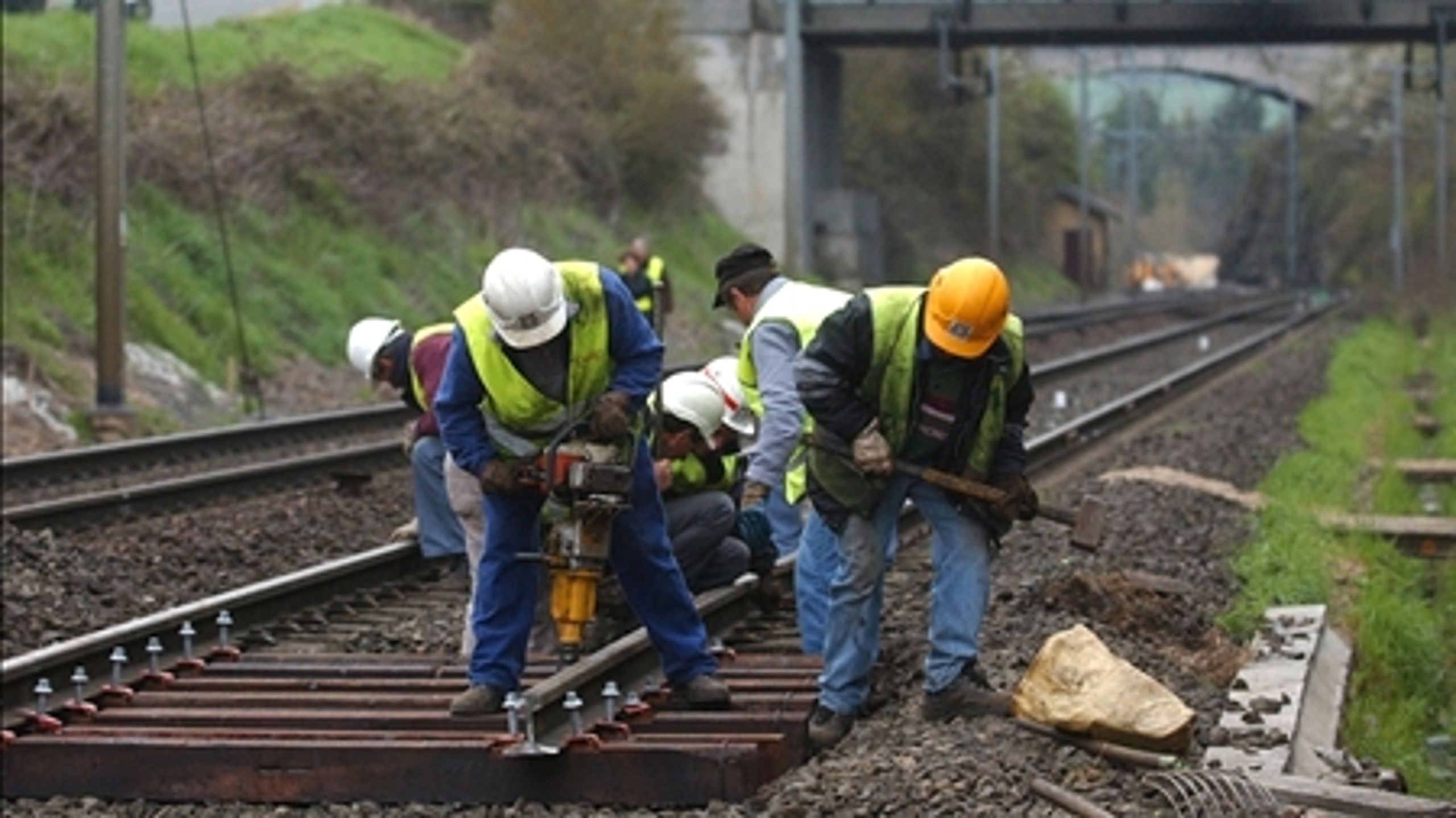 Transportministeriet har ikke kunnet blive enig med tjenestemændene i Banedanmark om en overenskomst, derfor er privatiseringen af Banedanmark udskudt.