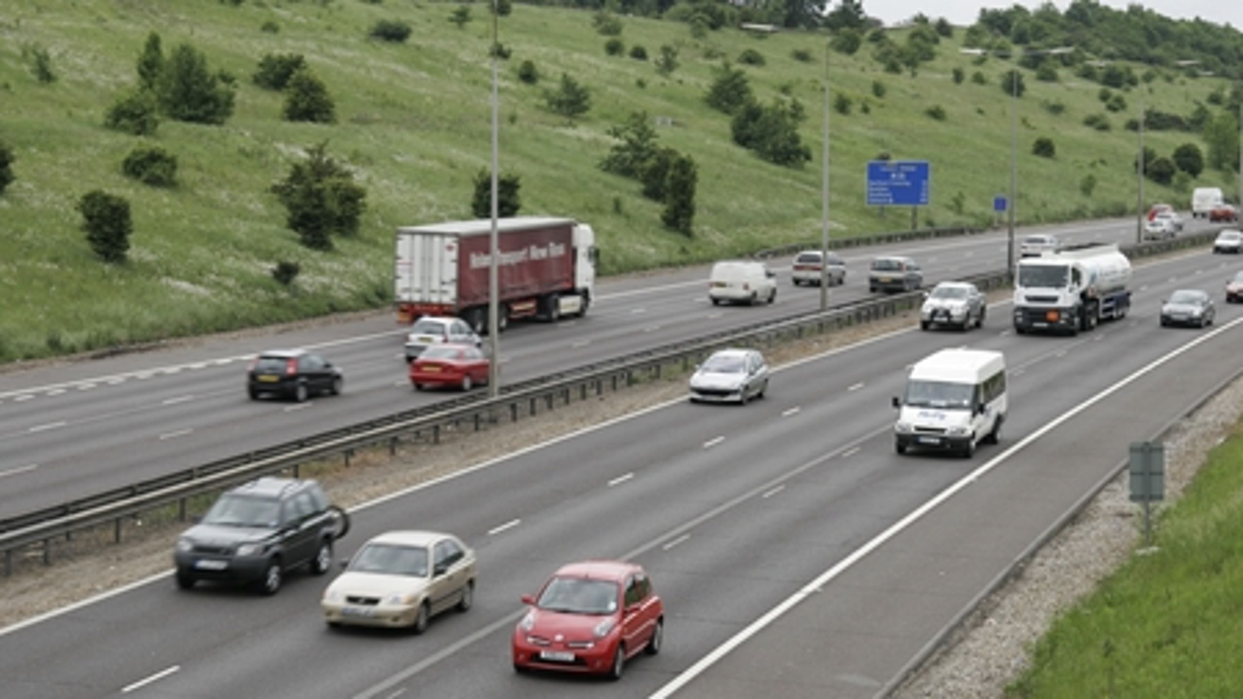 Landets 850.000 pendlere kan se frem til et højere befordringsfradrag fra 2009, fordi politikerne vil korrigere for høje benzinpriser.