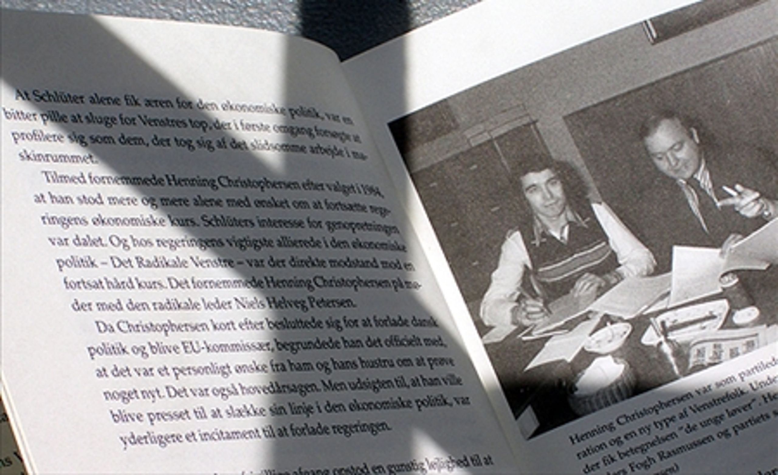 En ung udgave af Anders Fogh Rasmussen i "Tid til forvandling". Bogen er en "udmærket, men noget rutinepræget præstation".