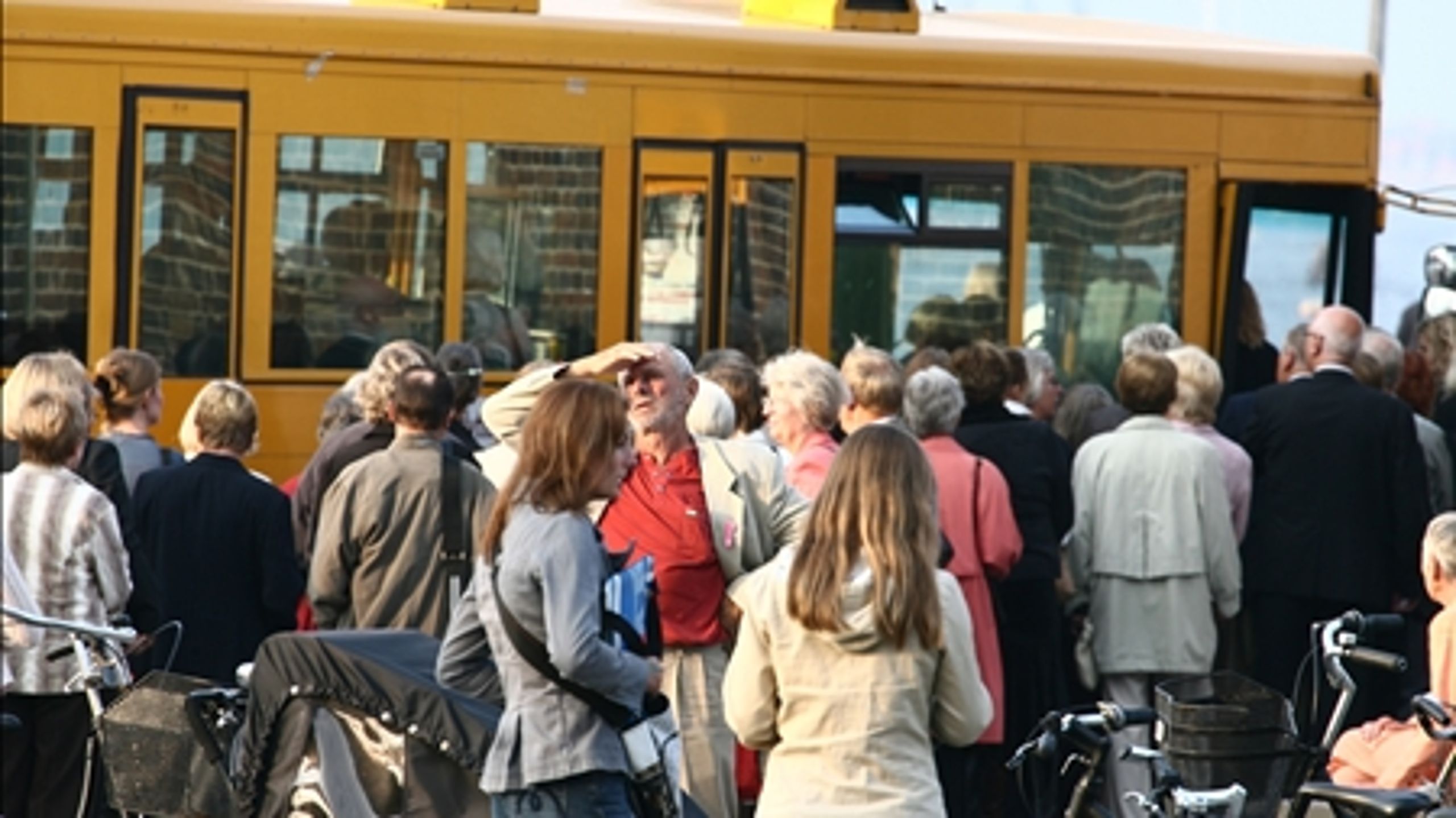 Trafikselskaberne håber, en grøn profil vil få flere til at tage bussen, men de savner en klar politisk melding om, hvilke teknologier de kan satse på. 