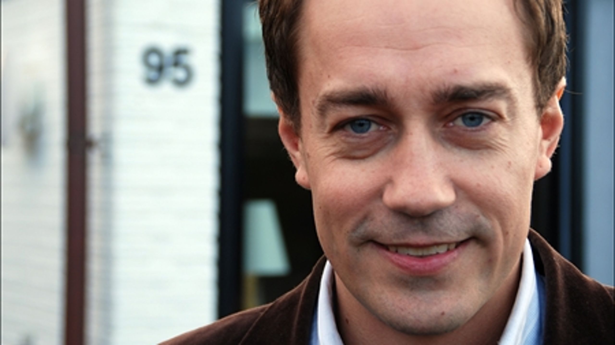 Socialdemokraternes trafikordfører, Magnus Heunicke, anklager regeringen for at bruge DSBs bod for de forsinkede IC4-tog til at betale for skinnegenopretning, som under alle omstændigheder skulle være betalt af staten.