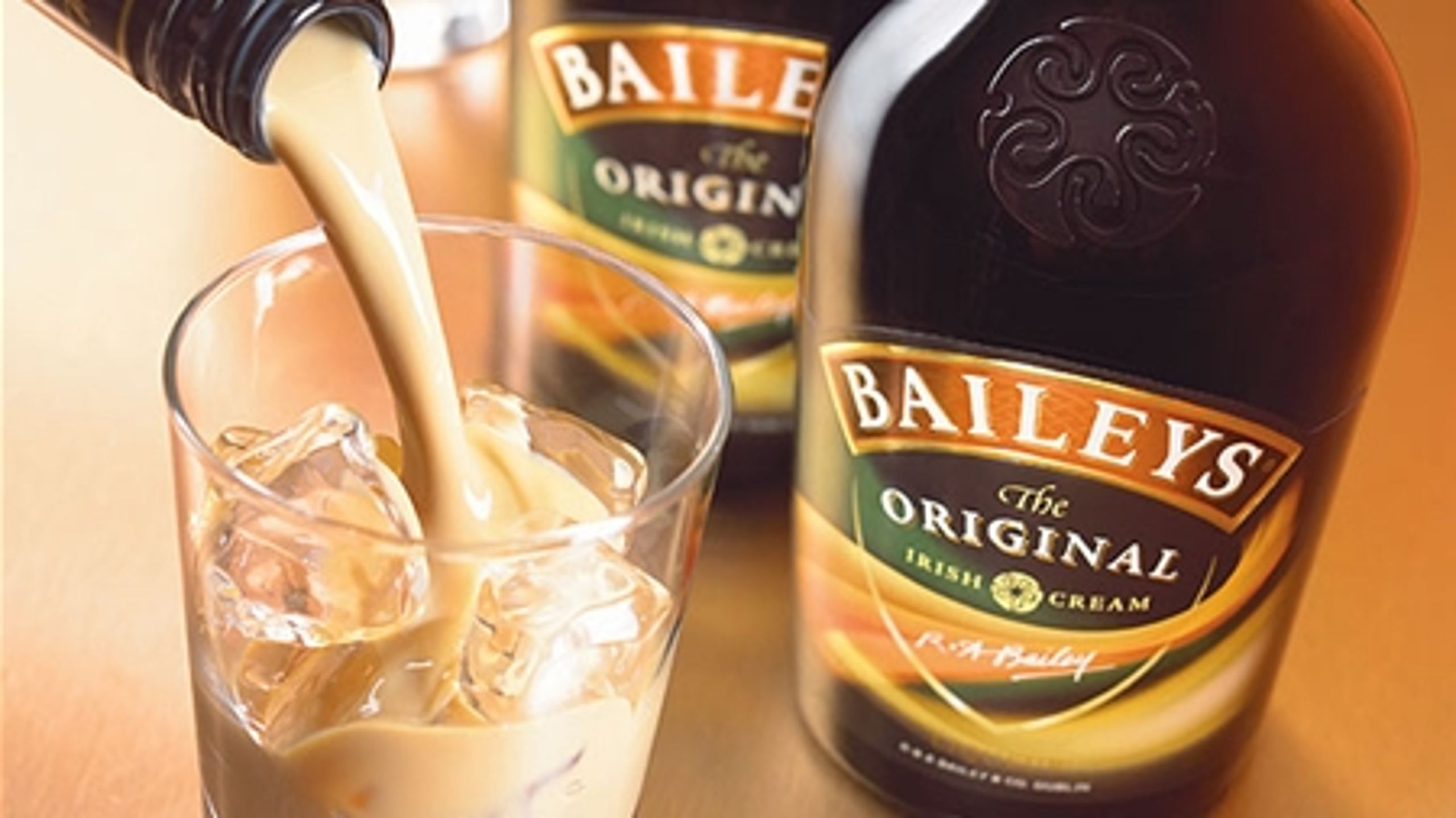 Baileys, rom og gin var på menuen, da Folketingets fødevareudvalg rejste på studieture til Brasilien og Kina.