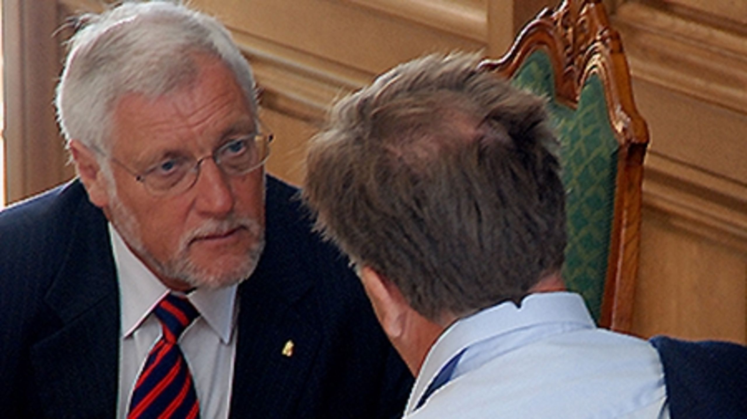 Selv om DR-flagskibet TV-avisen gik hårdere til Fogh i 2007-valgkampen end til Nyrup i 2001, sikrede Venstre sit genvalg på alle tunge poster.