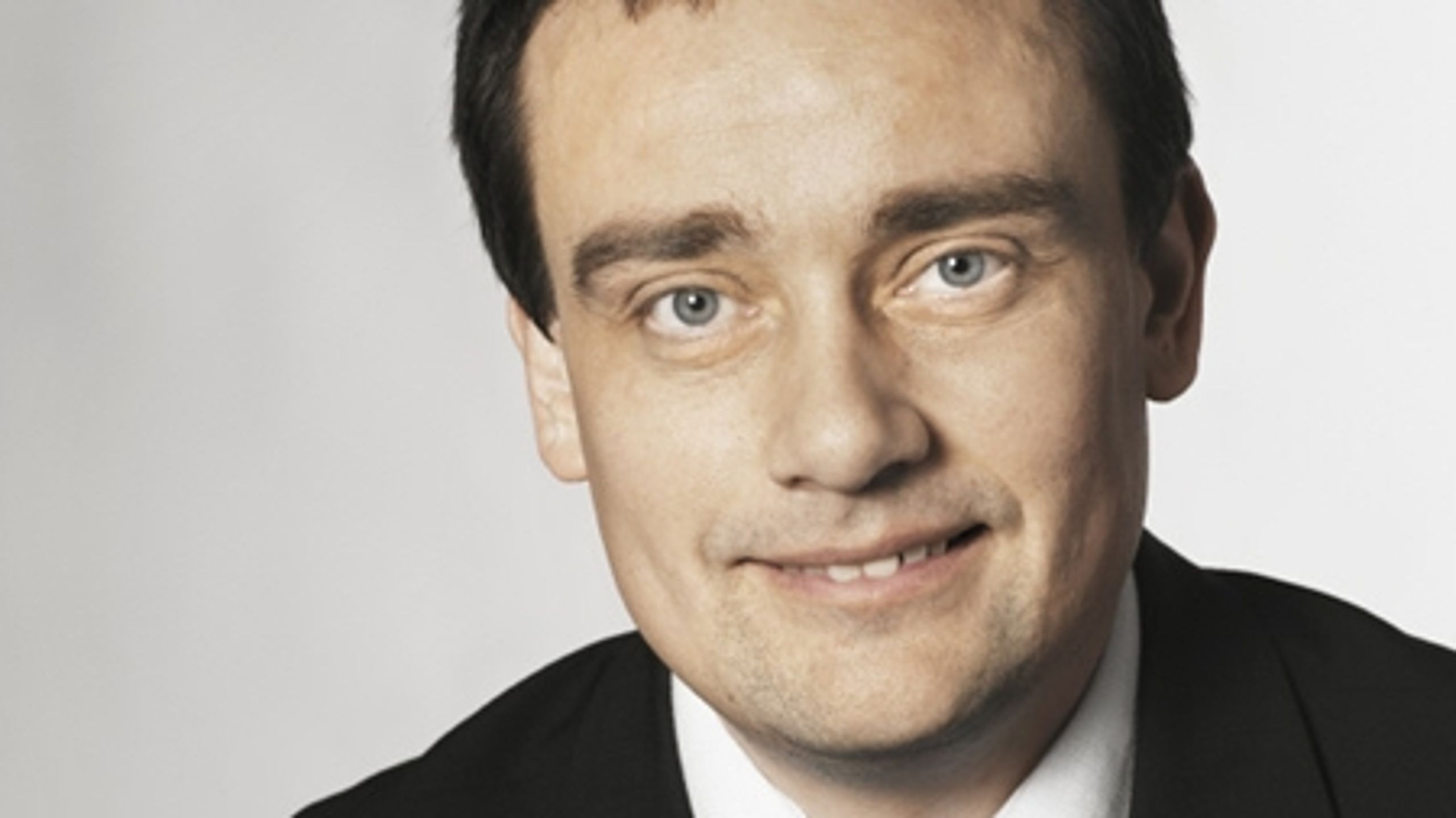 Dansk Folkepartis Jørn Dohrmann foreslår, at slagterierne skal betale en fast pris pr. slagtet enhed til Fødevarestyrelsen.