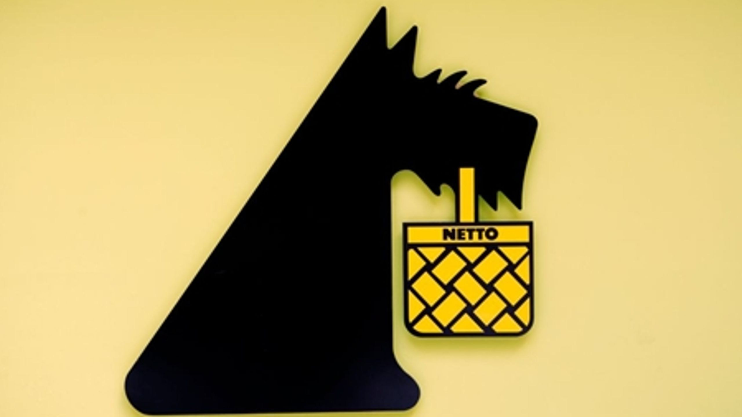 De store butikker får en alt for let behandling af fødevaremyndighederne, mener de små butikker.