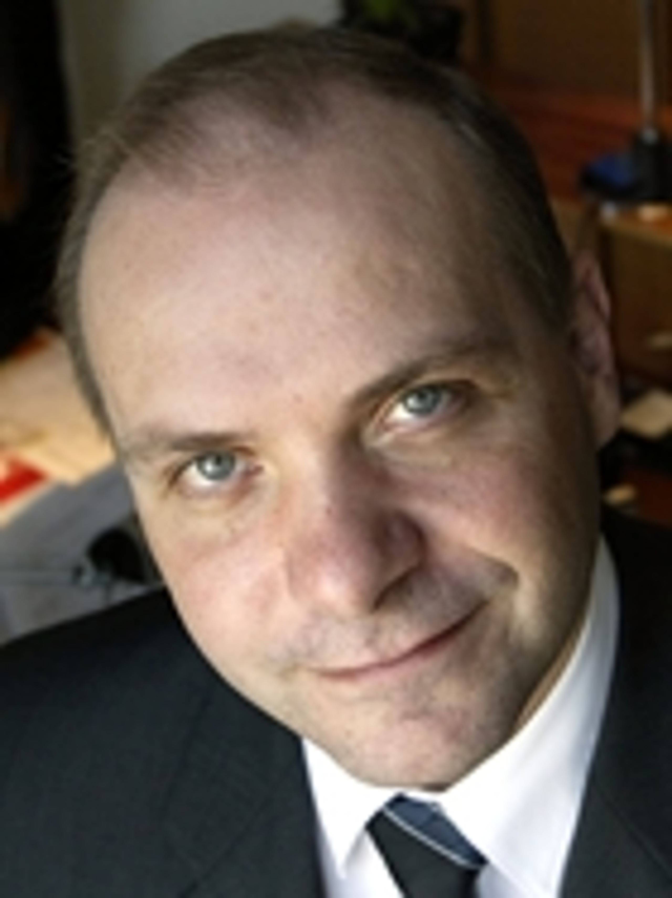 Forsvarsminister Søren Gade(V): "I England taler man politisk korrekt - og erfaringerne viser, at det ikke løser noget som helst. Findes der et sted med rabiate og fanatiske muslimer, så er det dér."