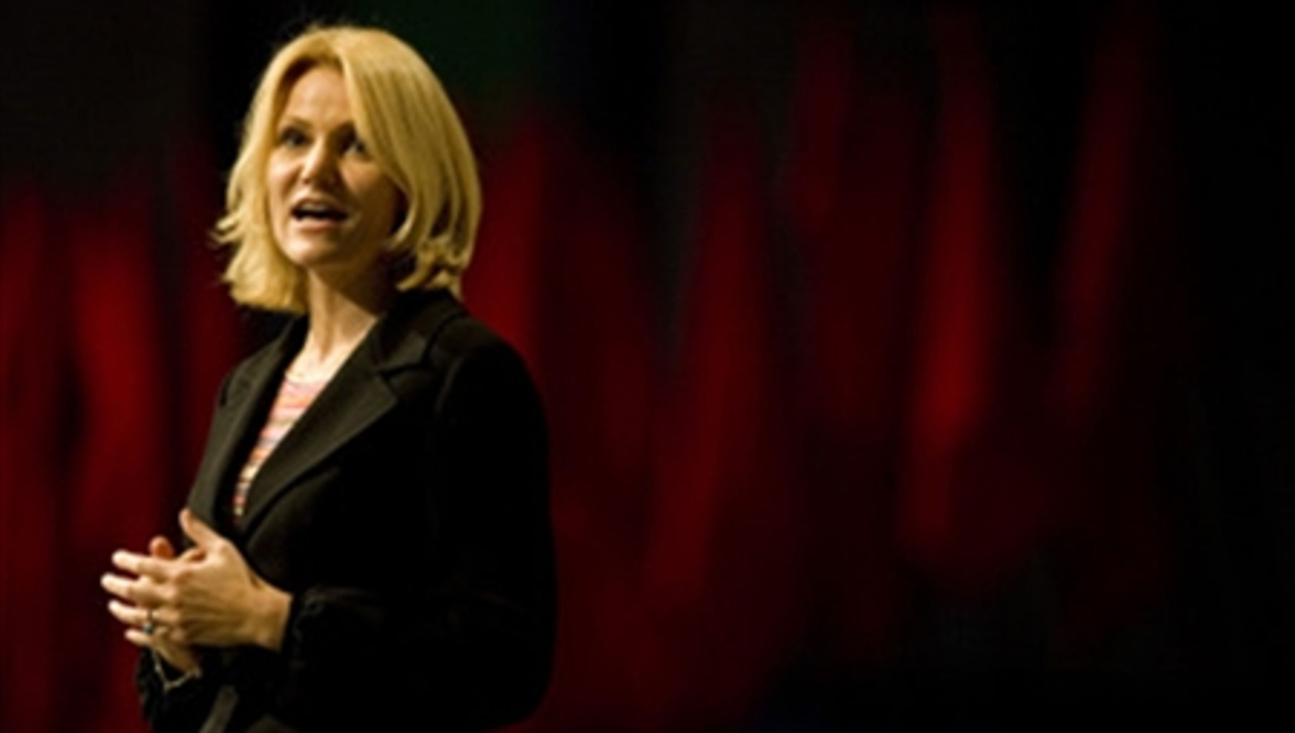 Godt nok står Helle Thorning-Schmidt i spidsen for Socialdemokraternes nye miljø- og klimakampagne. Men partiets fagordførere er alt for svage, mener politisk kommentator Hans Engell.