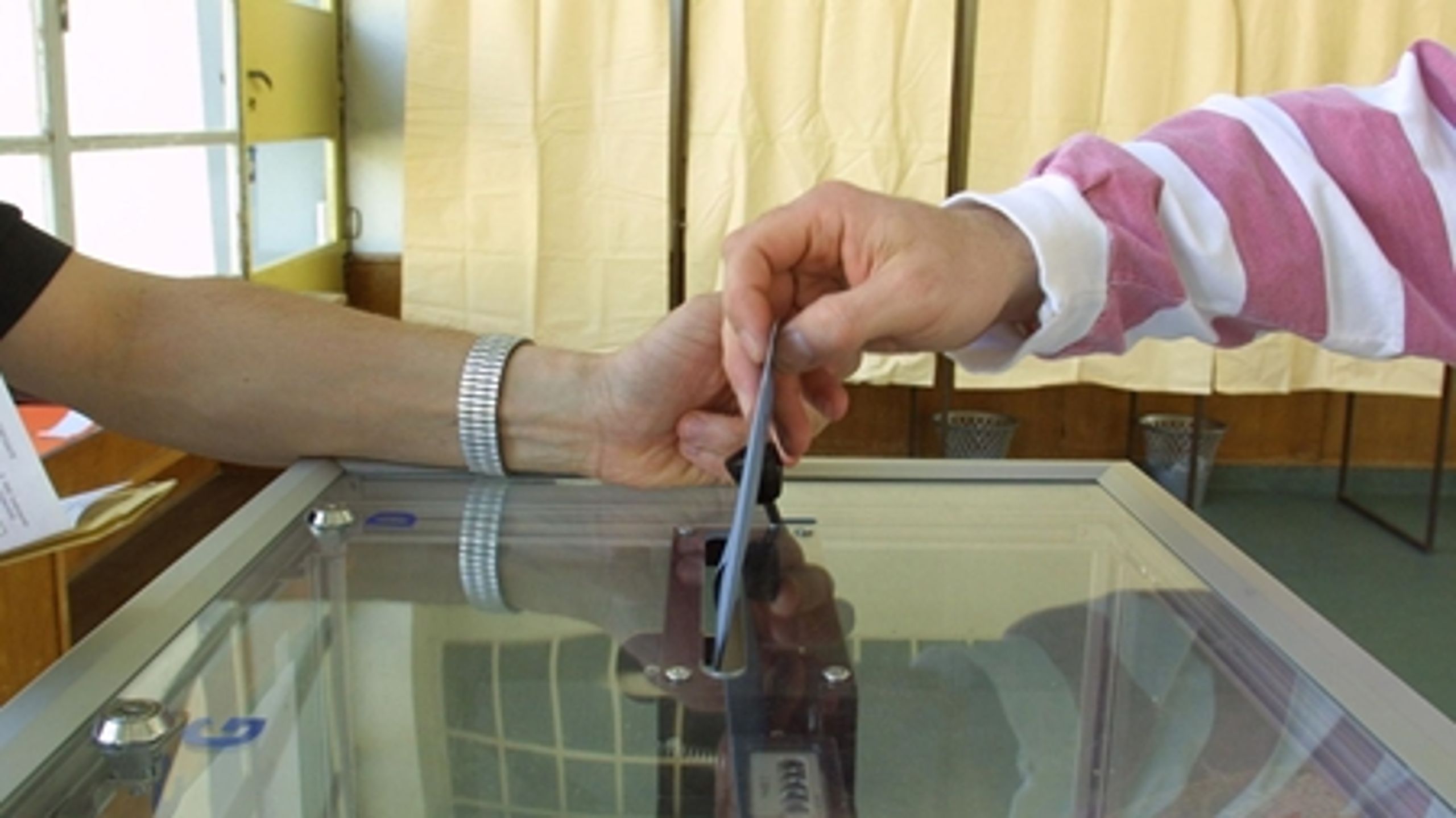 Tilhængerne ser stemmeret til 16-årige som en udvidelse af demokratiet, men befolkningen er massivt imod at sænke valgretsalderen.