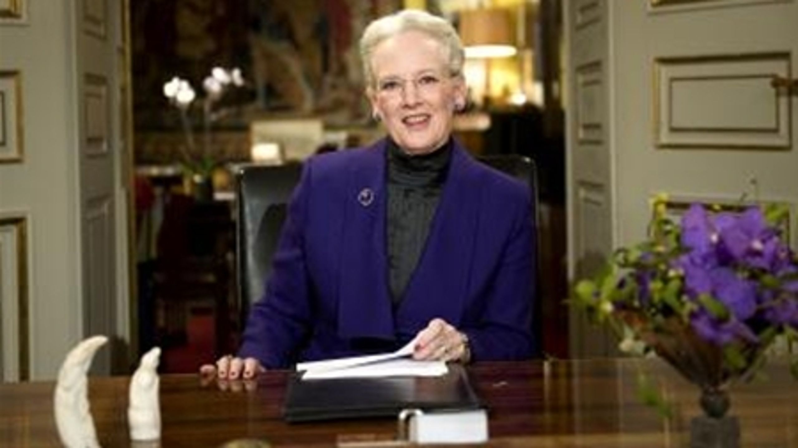 "Man kan godt sige tak for det, man får, selvom man har ret til at få det. At yde med et smil og tage imod med et "tak!" Det får så meget til at glide lettere," sagde dronning Margrethe i sin nytårtale ved indgangen til 2009.