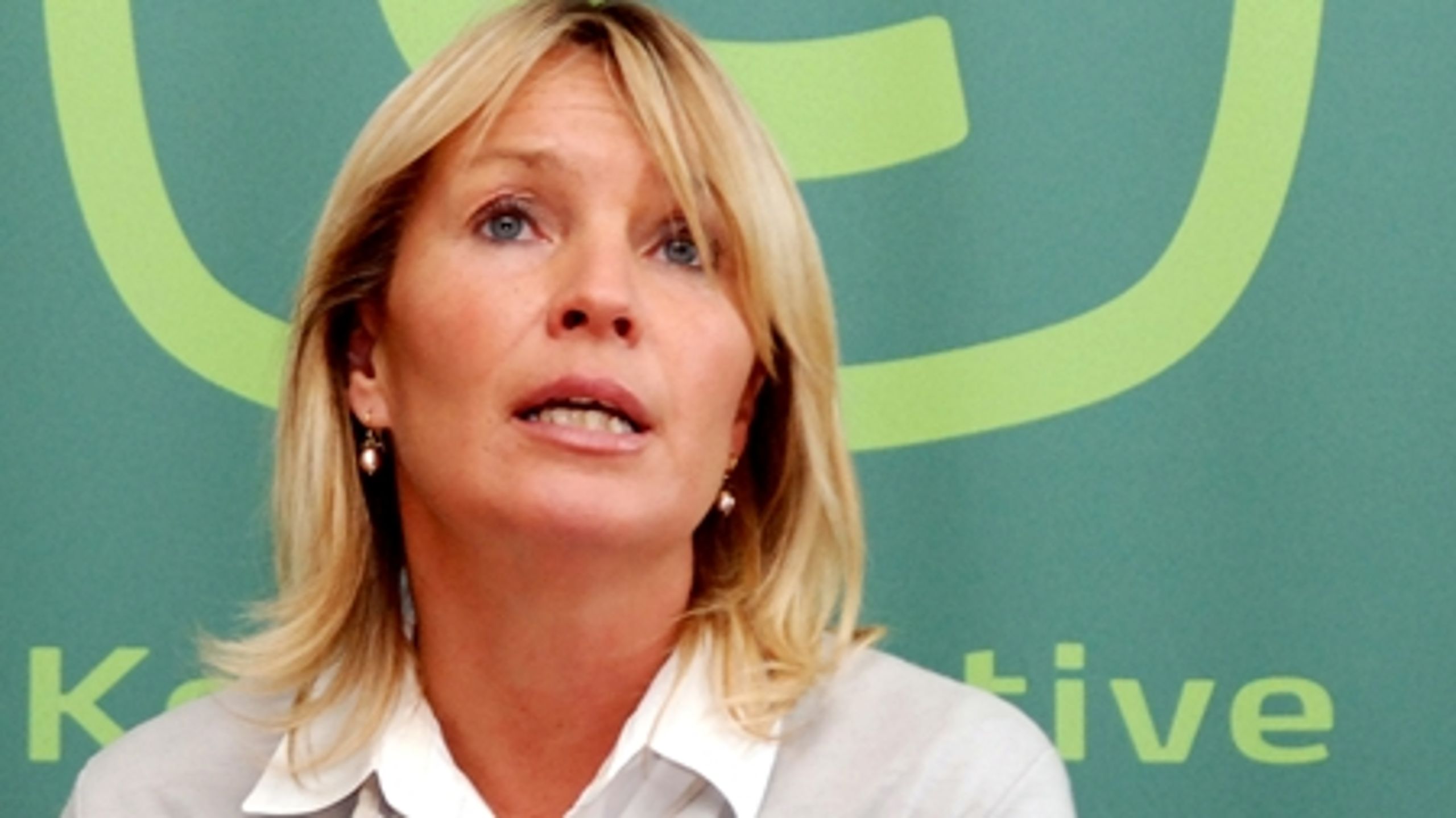 Lene Espersen (K) må vinke farvel til tre mandater fra november til december i vejet snit af alle meningsmålinger.