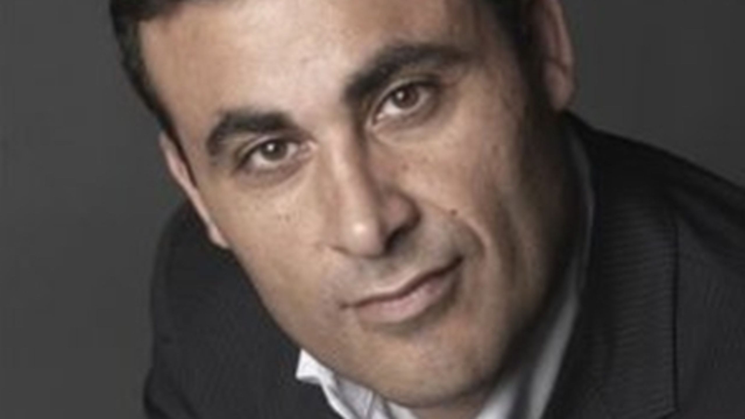 "Det har givet mig søvnløse nætter, at jeg har skuffet en masse mennesker, der har lagt deres kræfter og hjerte på at bakke mig op. Det er jeg meget ked af," siger Naser Khader om sit brud med sit eget parti.