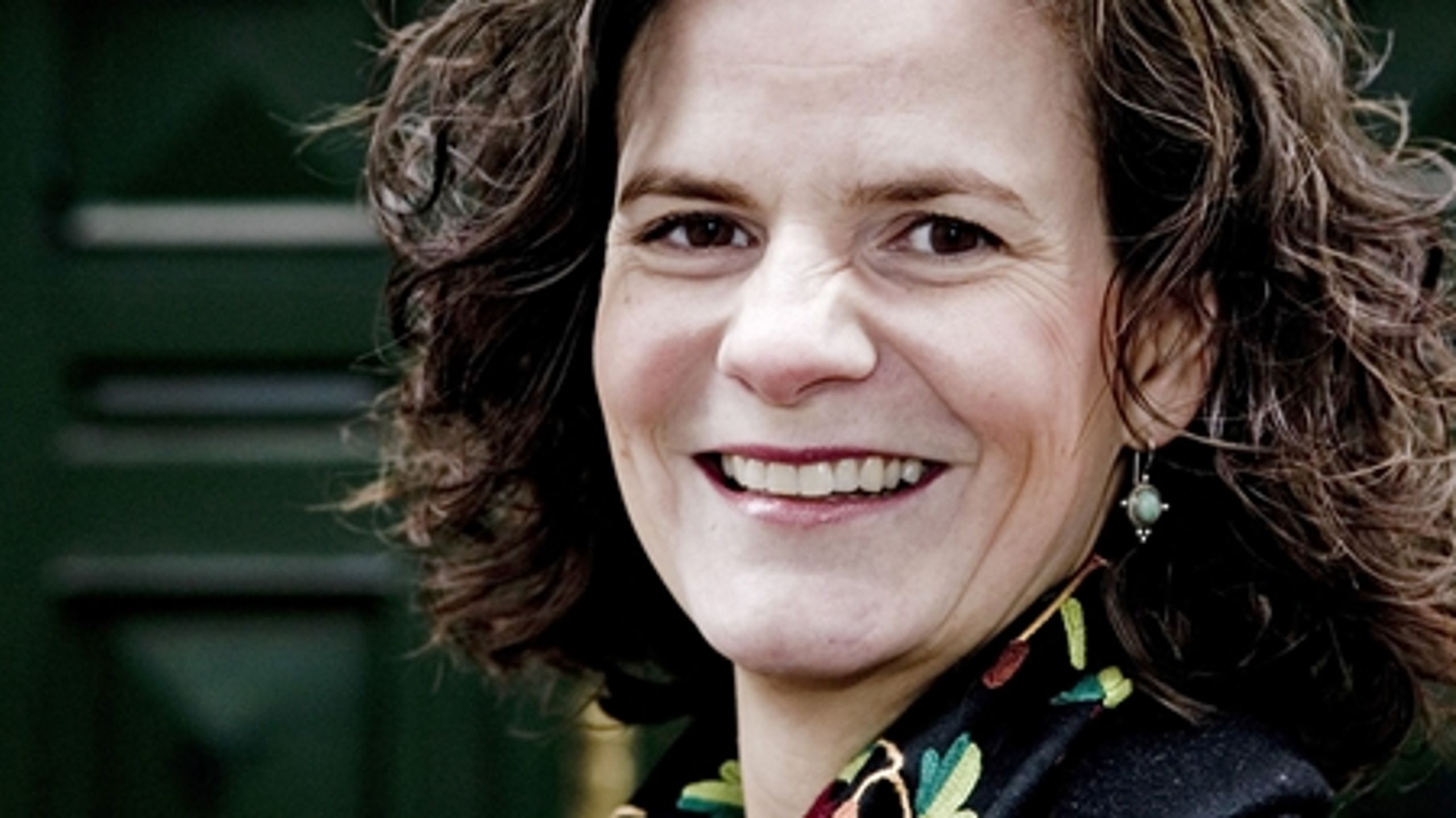 Det bliver formanden for Forbrugerrådet, Camilla Hersom, der skal afløse Niels Helveg Petersen som folketingskandidat for De Radikale i Middelfart-kredsen på Fyn.