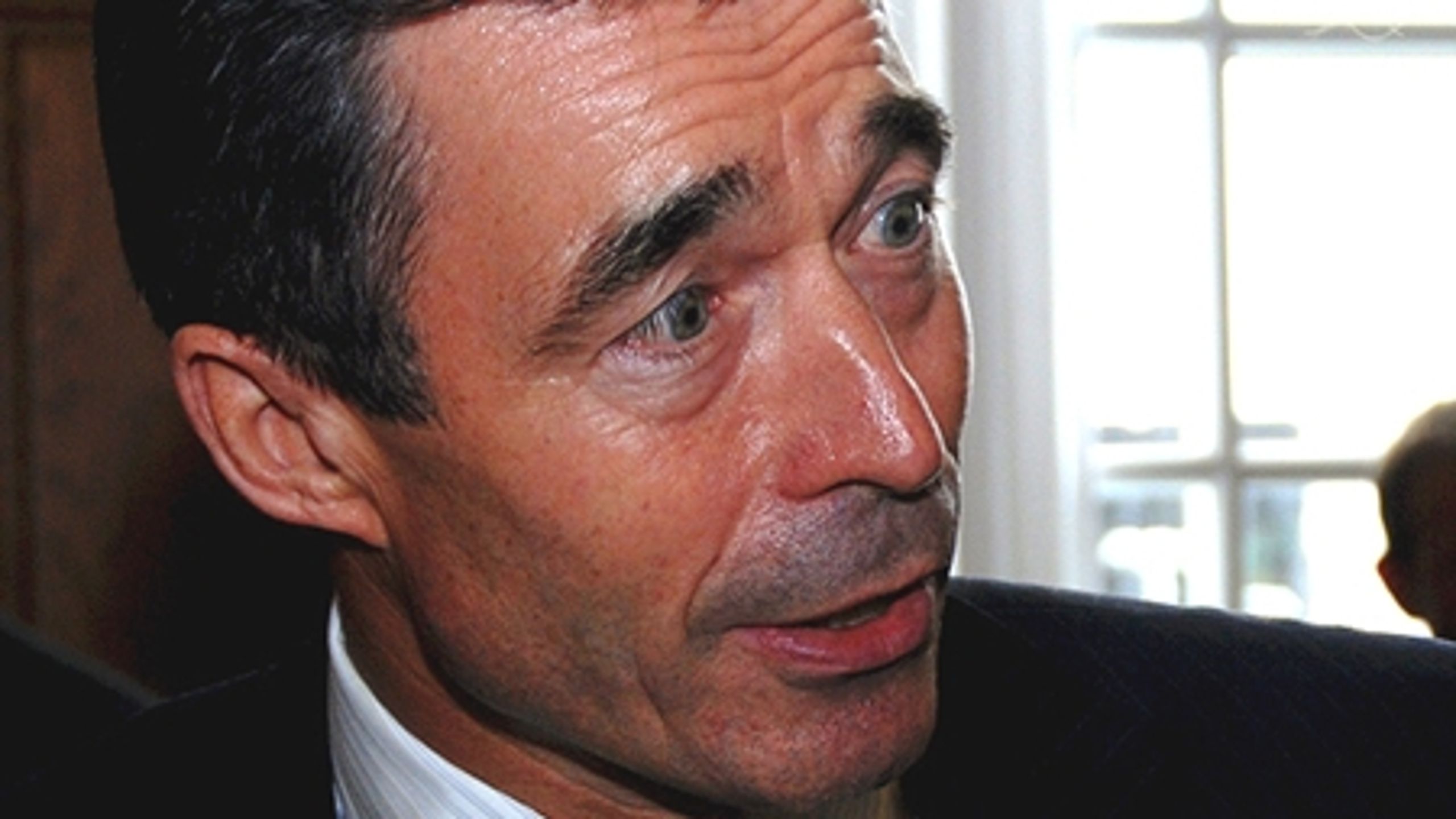 Foghs eftermæle bliver skrevet på nettet, men inden han går af, varsler han netmedierne udsat for ulighed, tordner Jubiis stifter Martin Thorborg.