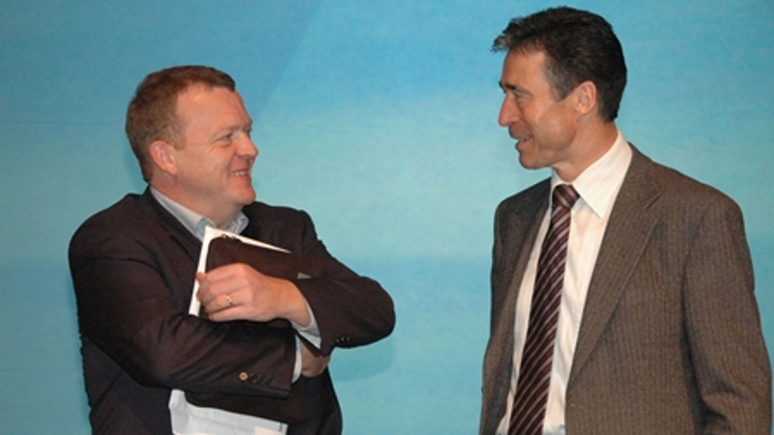 Manden til venstre kan om få uger have afløst manden til højre som Danmarks statsminister. Men det er ikke klart for alle, hvilken politisk stil han i givet fald vil lægge. 