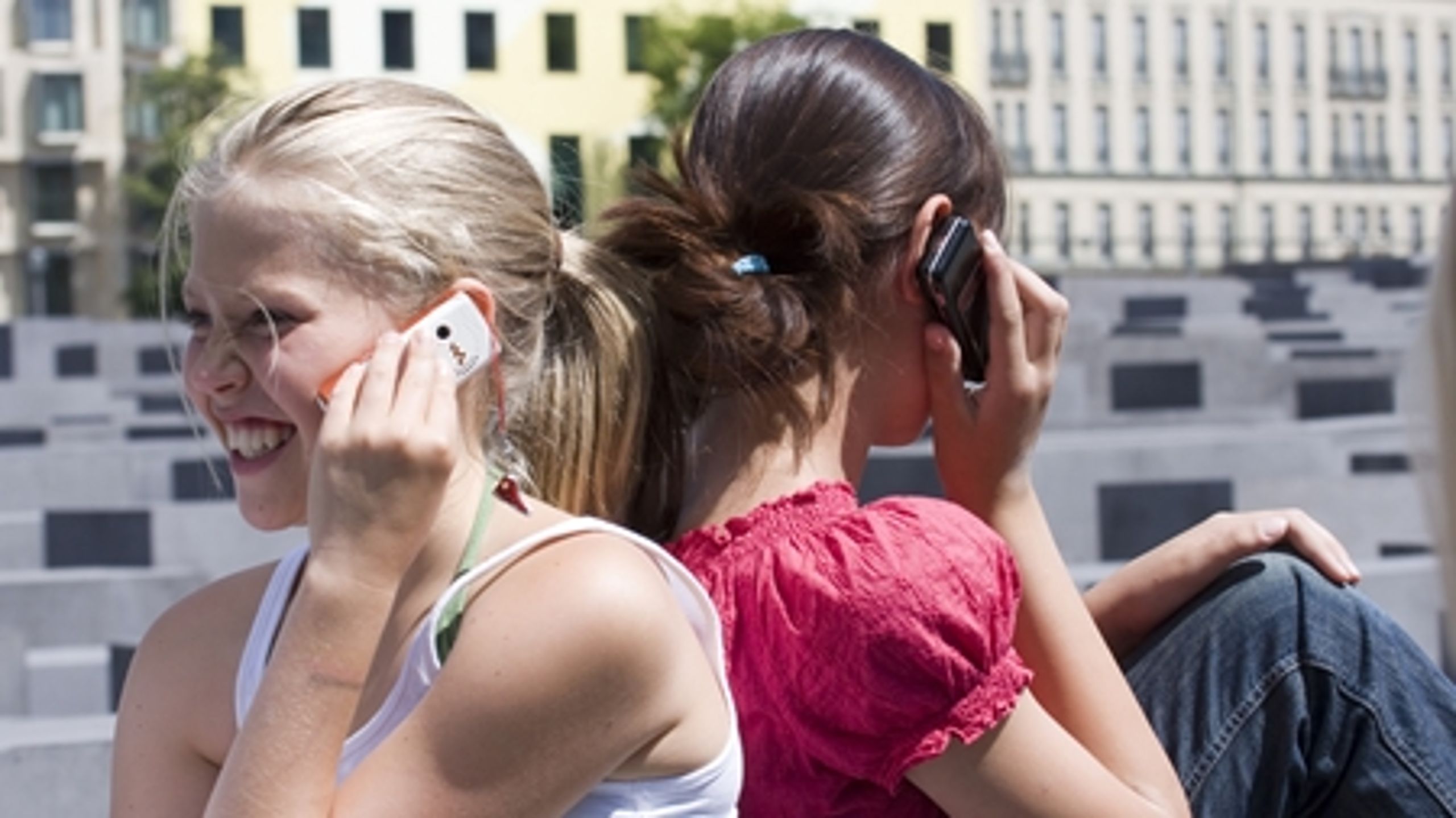 Mobilsnak i timen skal straffes hårdere, mener DF.