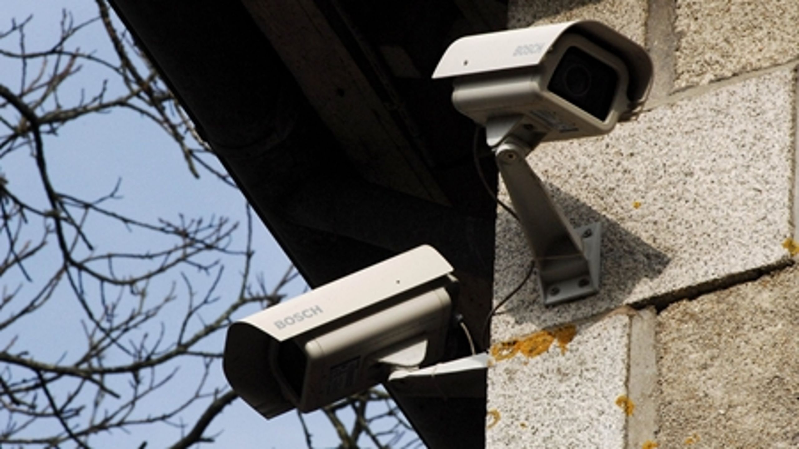 Otte ud af ti danskere mener, at overvågning giver dem tryghed.