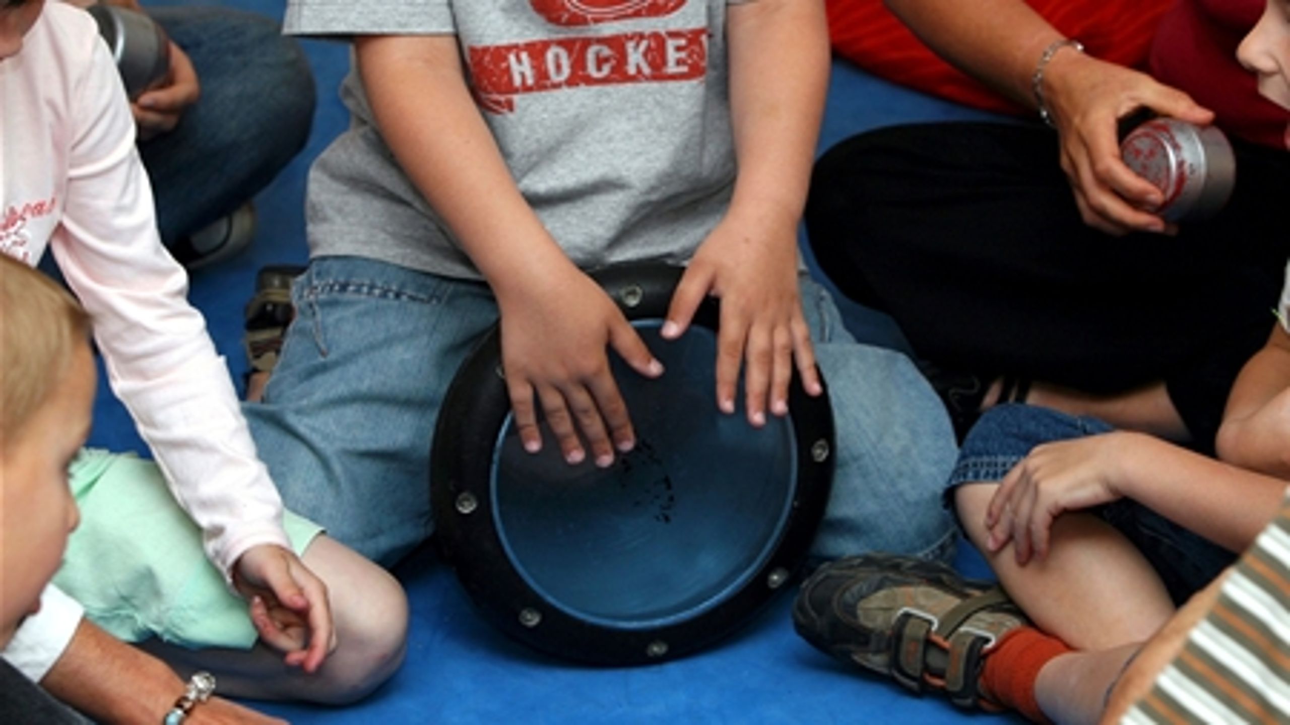 Bertel Haarder vil lave forsøg med afgangseksamen i musik i folkeskolen. Det vil give større respekt for faget, mener han.
