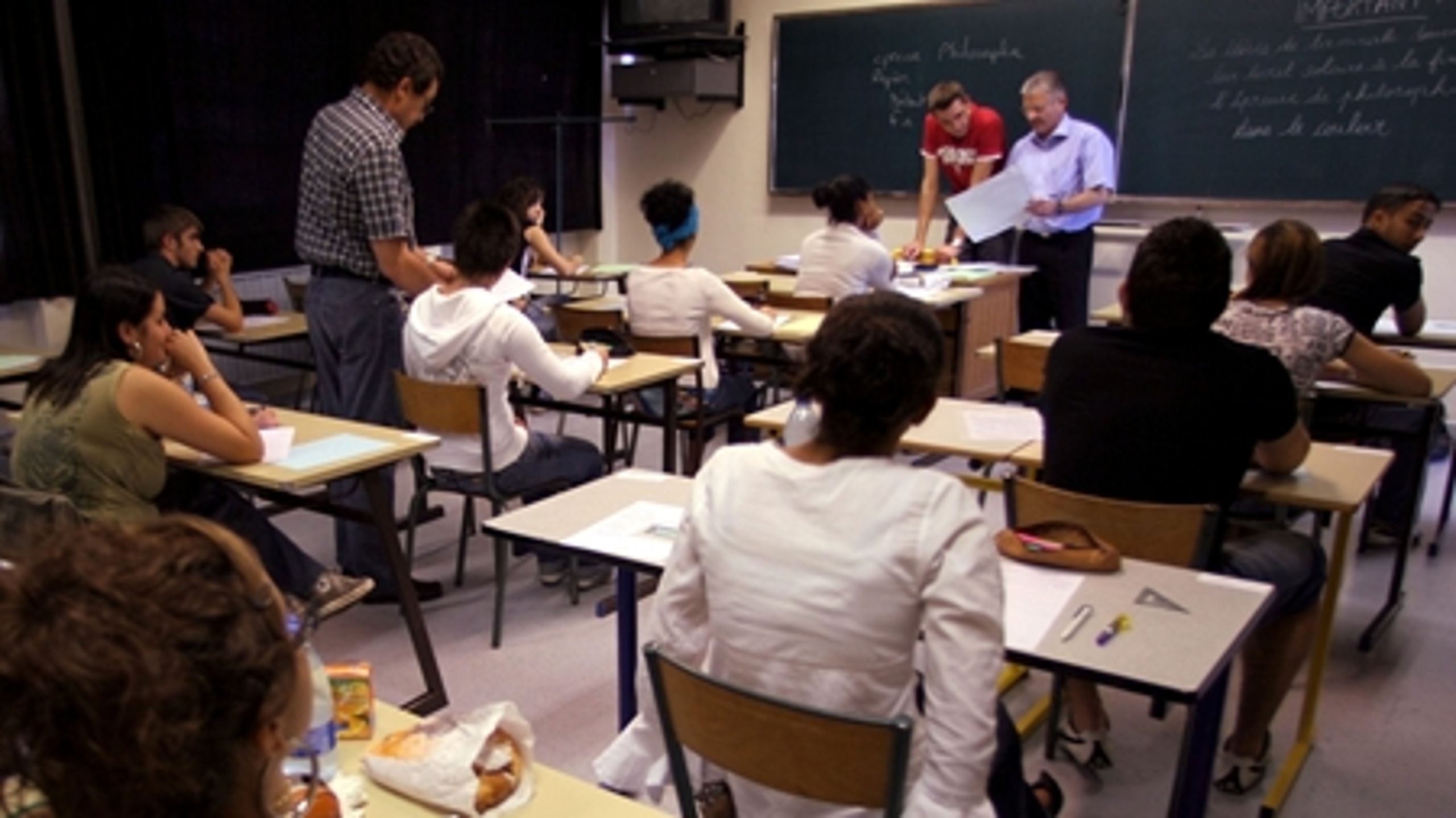 Over 5 procent - eller knap 3000 personer - underviser i folkeskolen uden en læreruddannelse. Og det tal er steget 22 procent på et år. 