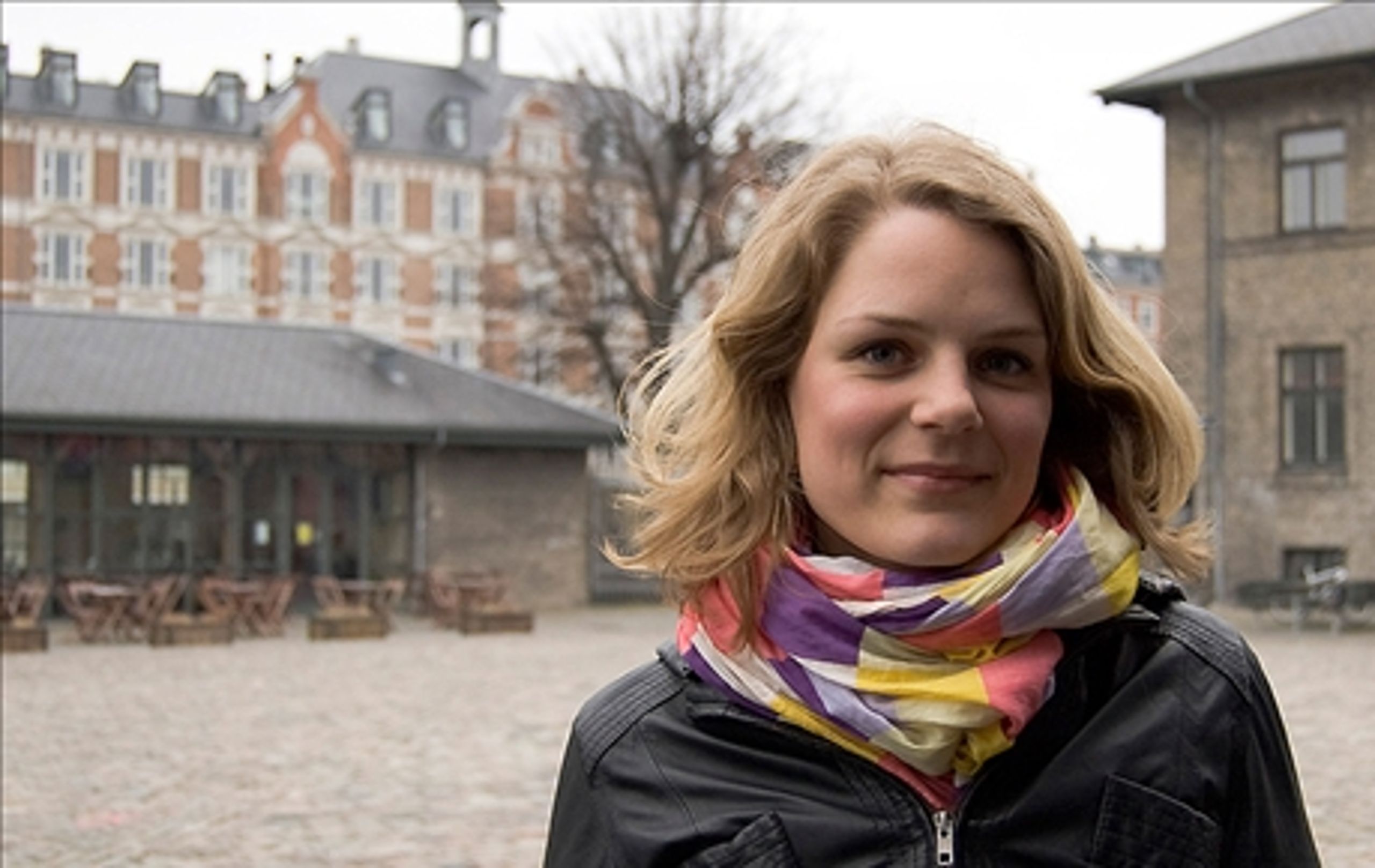 Johanne Schmidt-Nielsens mormor var den første kvindelige borgmester på Fyn. Lily var med til at forme barnebarnets politiske bevidsthed. Familiefarven er rød.