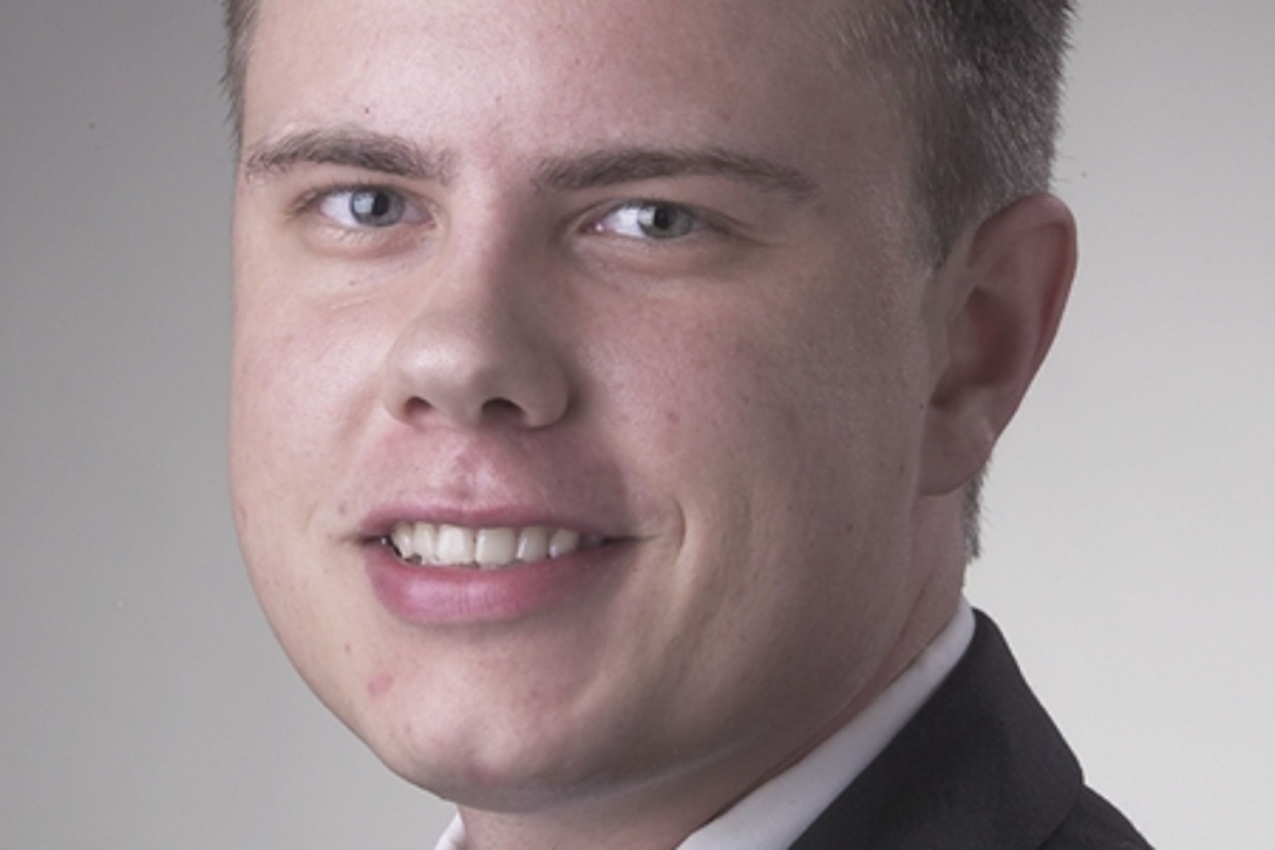 Martin Henriksen, DF's uddannelsesordfører, mener, at Bertel Haarder sender forvirrende signaler om regeringens politik til dygtige elever.