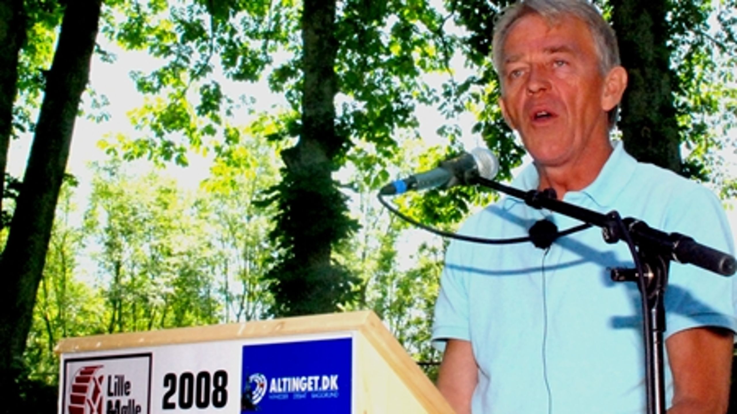 Villy Søvndal taler ved ni 1. maj-arrangementer i Jylland og slutter i Vejen.