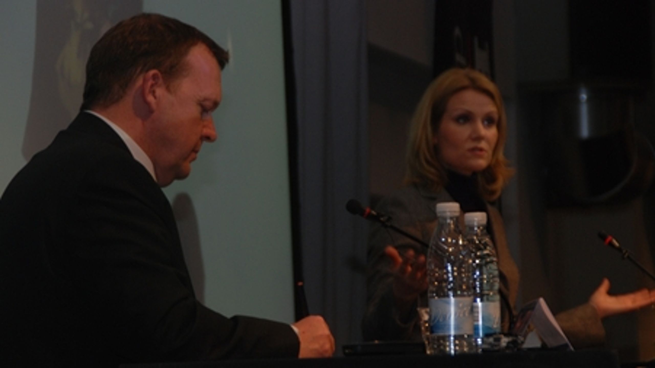 54 procent ser Løkke som den bedste garant for en ansvarlig økonomisk politik, mens Thorning må nøjes med 29 procents opbakning.