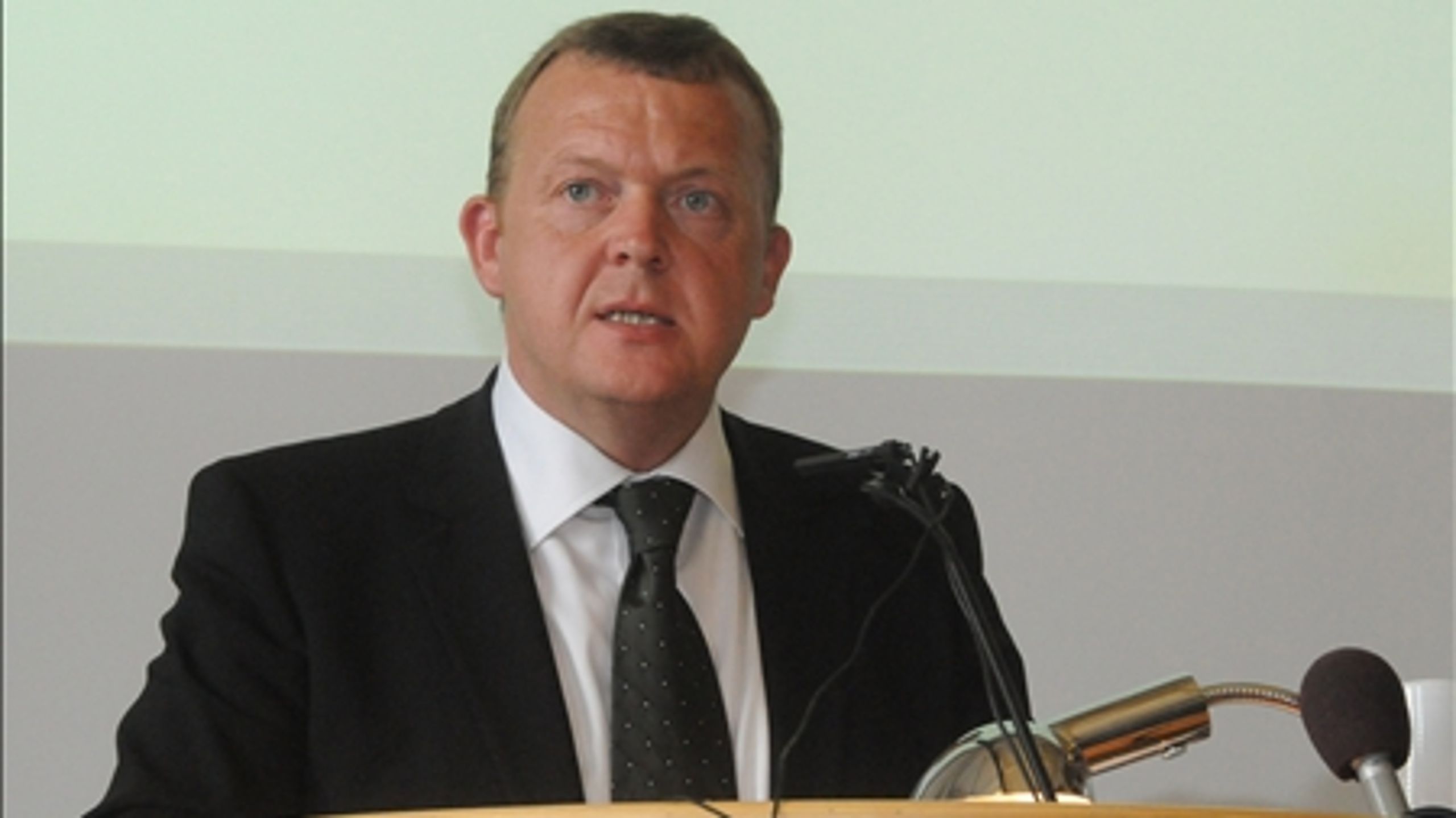 "Vi skal kombinere hensyn til miljø og klima med vækst og privat initiativ. Derfor er den grønne dagsorden ikke rød. Den er blå," sagde
statsminister 
Lars Løkke Rasmussen (V) 