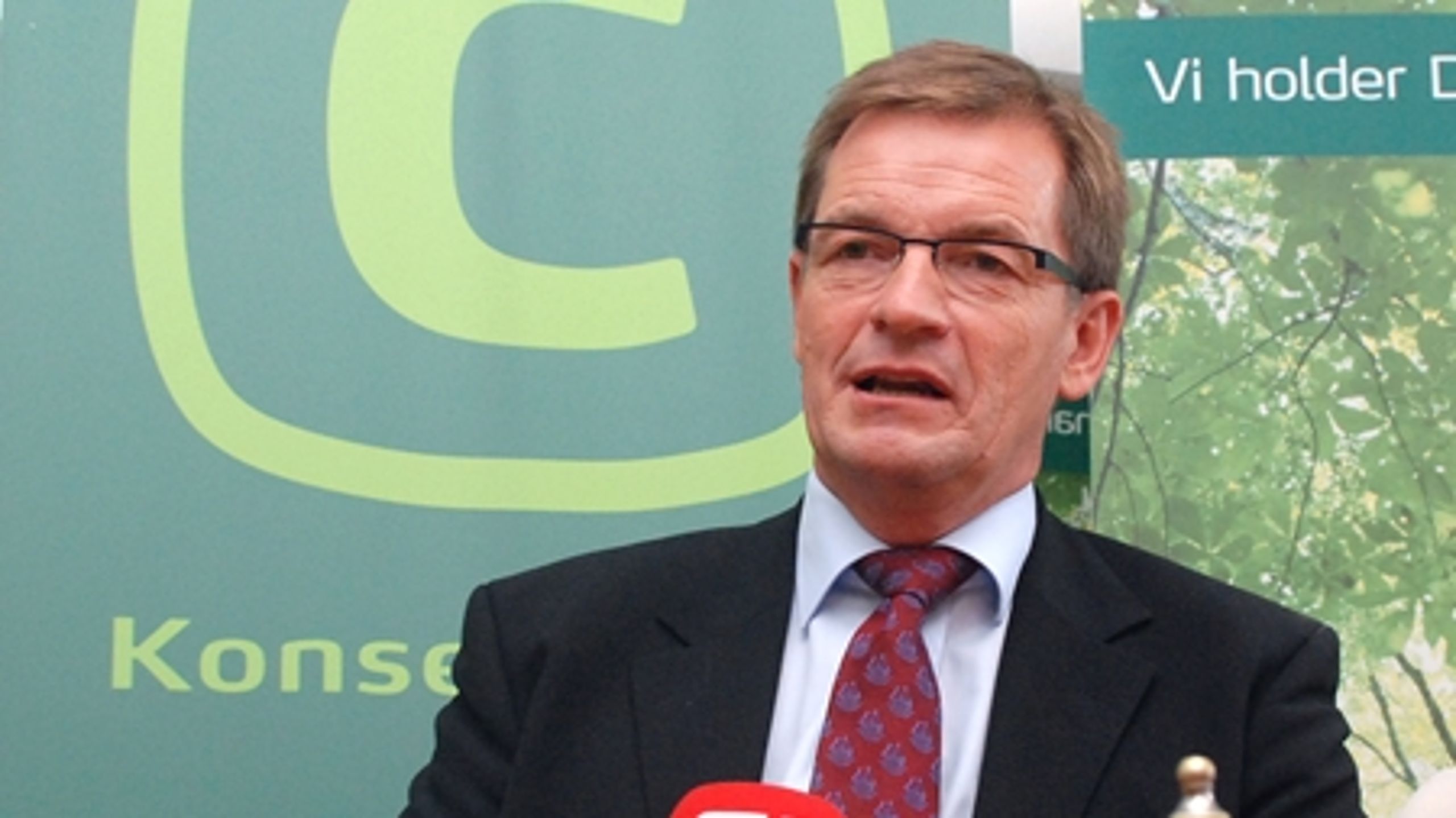 Spidskandidat til EP-valget Bendt Bendtsen (K) siger ligesom oppositionen ja til at fjerne GDA fra EU's fælles fødevarepolitik. Det er i modstrid med regeringens politik, mener S. 