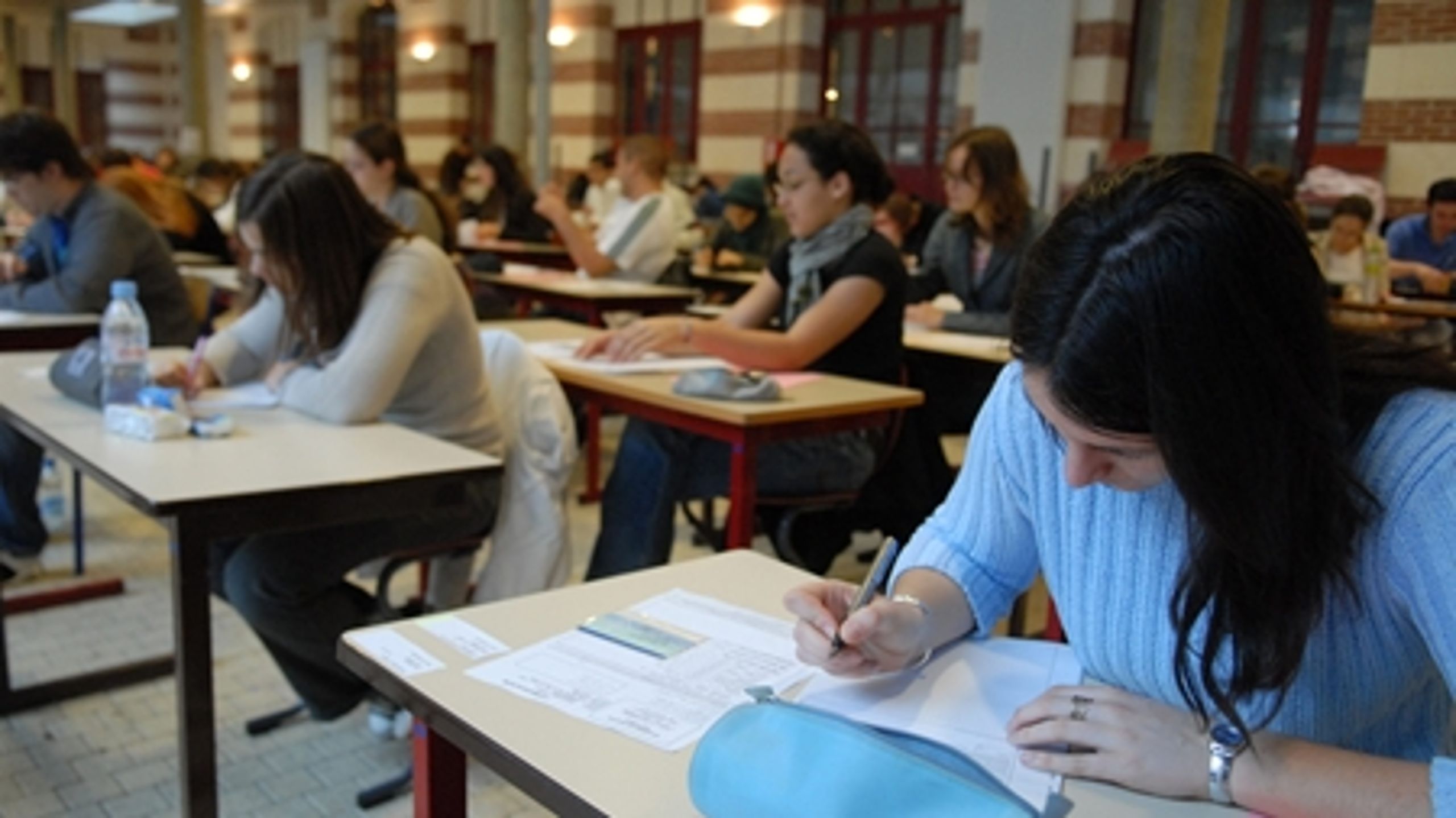 Der kommer ingen regler om et maksimalt antal elever i gymnasierne, hvis det står til Bertel Haarder.