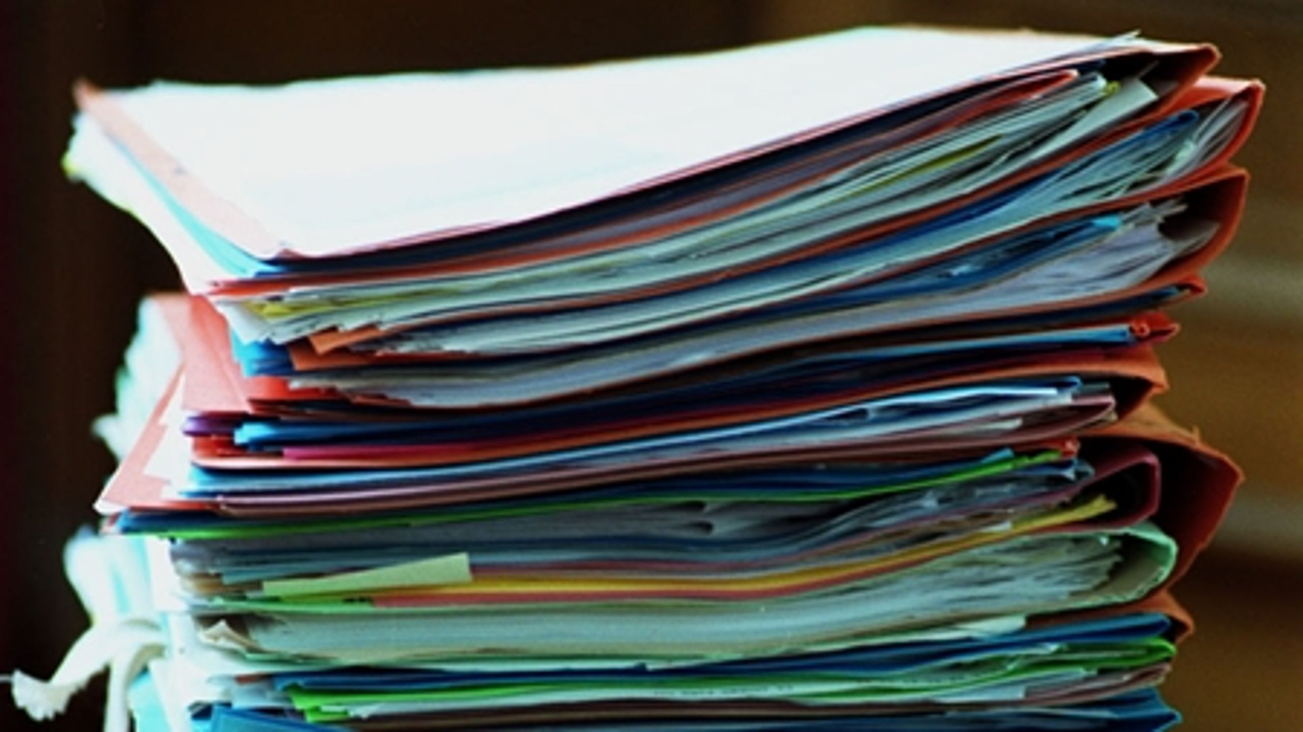 Halvdelen af socialrådgivere har brudt loven indenfor de sidste tre år, viser ny rundspørge. Manglende tid og for mange sager er årsagerne.