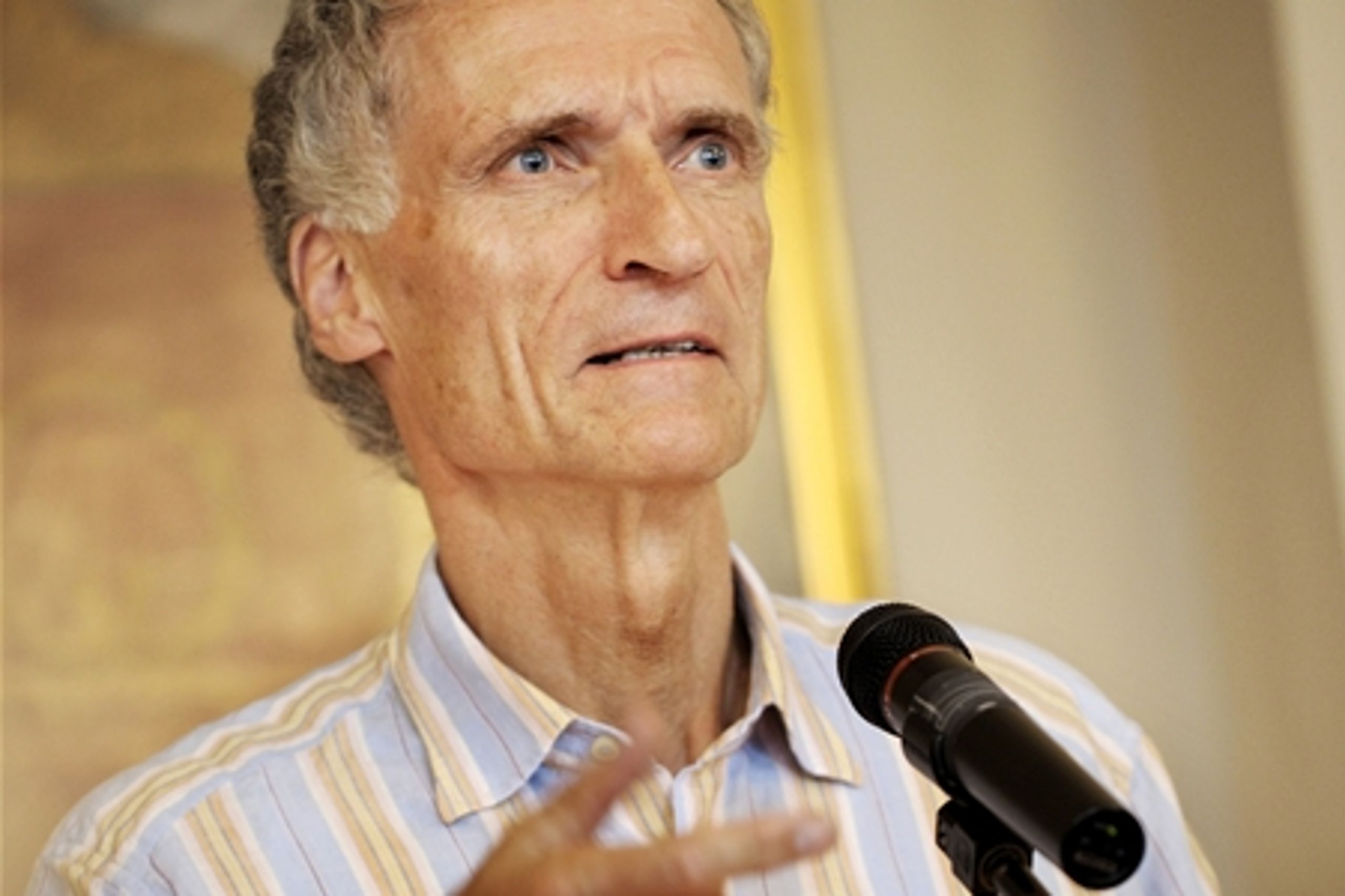 Bertel Haarder og resten af regeringen vil til efteråret fremlægge en ungdomspakke, der skal få flere 16-17-årige til at vælge en uddannelse.