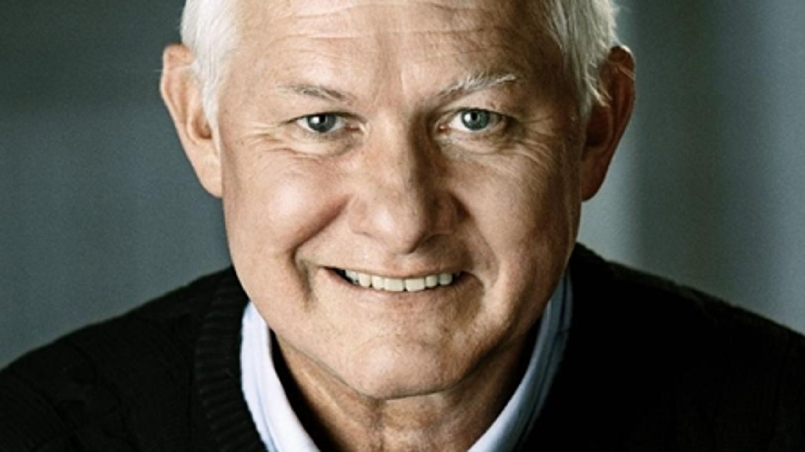 "Svend Auken opnåede allerede i levende live at blive et stykke personificeret danmarkshistorie. Det er ikke mange, man kan sige det om," skriver Jyllands-Posten i dag.