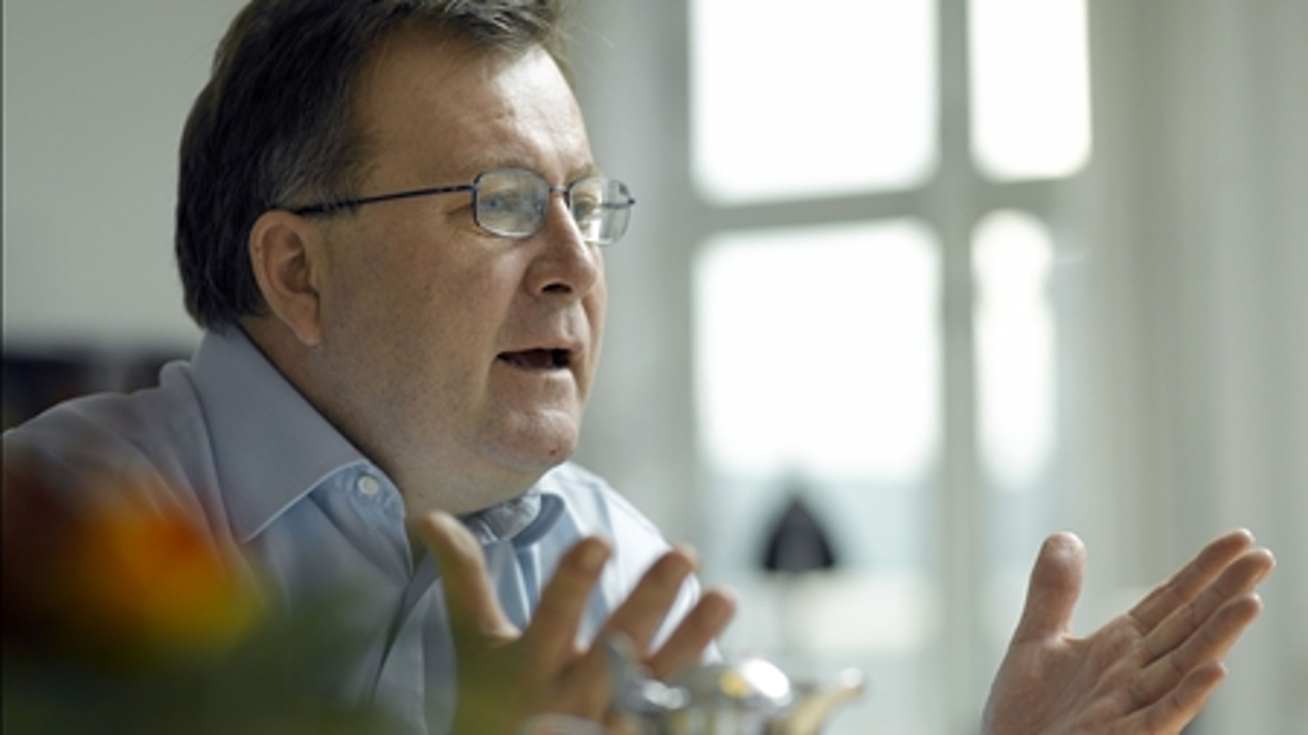 Finansministeren får opbakning fra tre af fire V-lokalformænd, Altinget.dk har talt med, i sin afvisning af arbejdsmarkedsreformer under krisen.