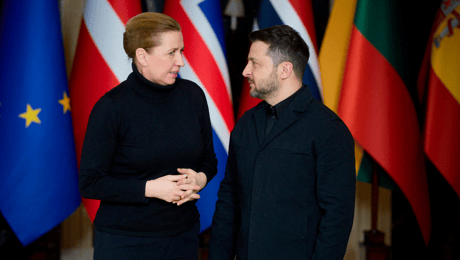 Mette Frederiksens stålfaste kurs kan snart blive sværere at forsvare