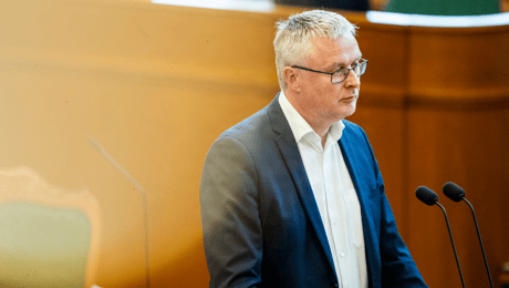 Venstre vælger eks-minister som afløser for Søren Gade til Folketingets Præsidium