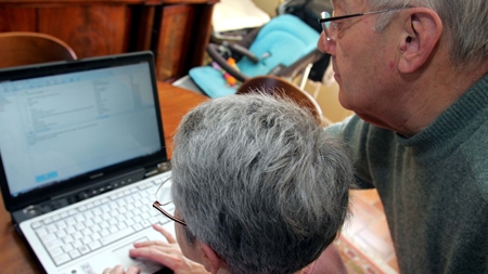 K-forslag om efterløn-høring får blandet modtagelse