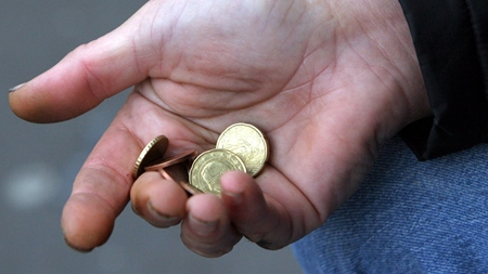 Svært at få fondspenge til politik