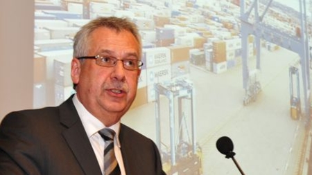 Transportminister tror på rejsekortet