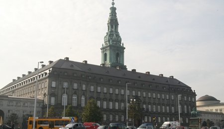 DF'ere strides om ryste-sammen-tur