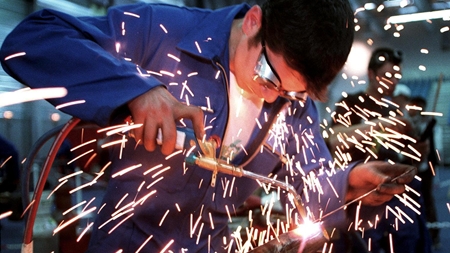 Erhvervsskoler kræver AMU-løfter indfriet straks 