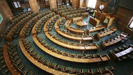 Syv transportlove vedtaget