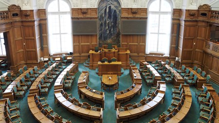 Sådan fordeler mandaterne sig i storkredsene