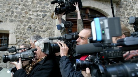 Flertal: Det offentlige skal retsforfølge medier